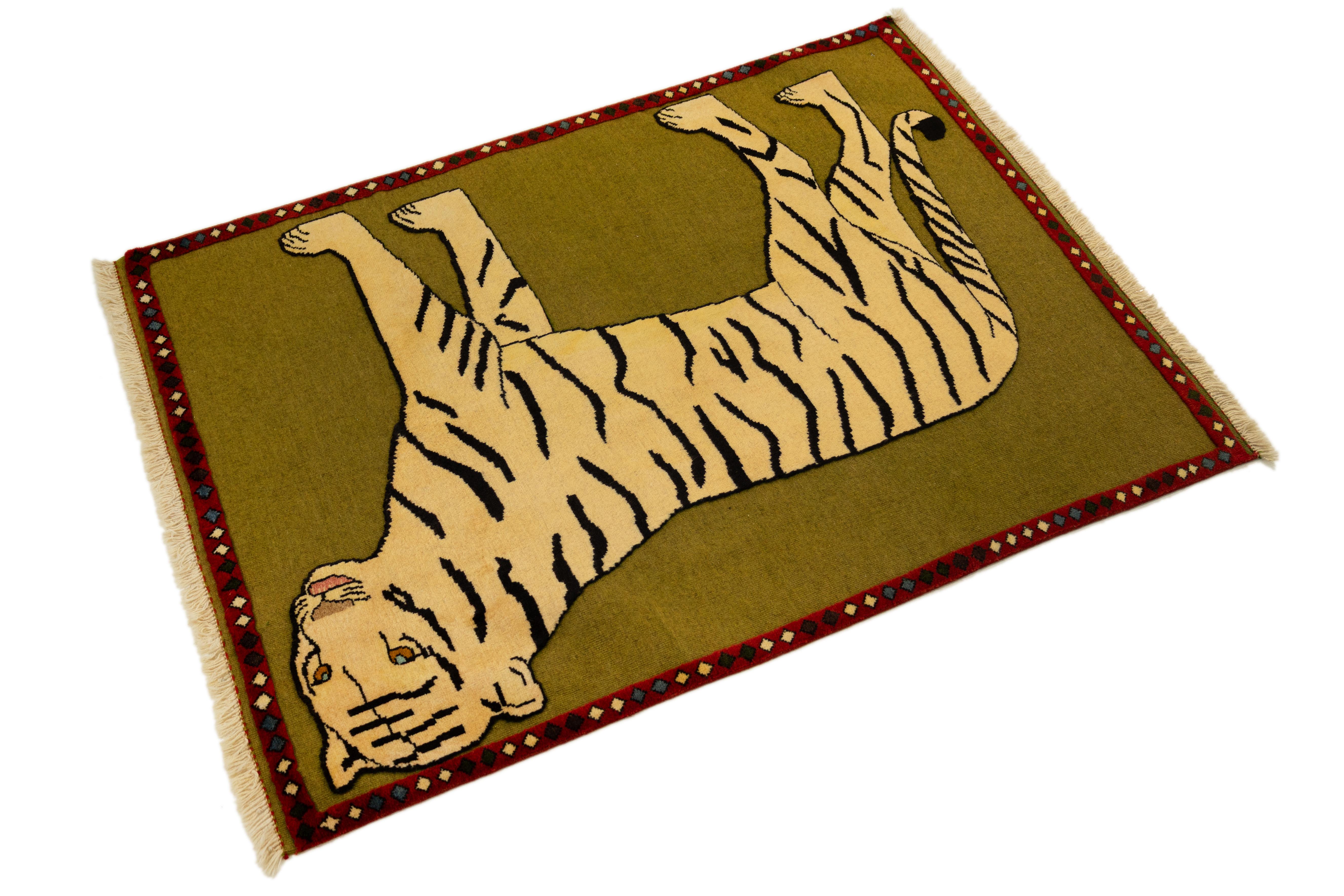 Persiano Tappeto Kelim Gabbeh Tiger, tessuto a mano, 5x3.6 ft - Greene & Greene e Nero in vendita