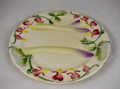 Assiette à asperges en faïence française en forme de cœurs saignants Keller & Guerin Saint Clément