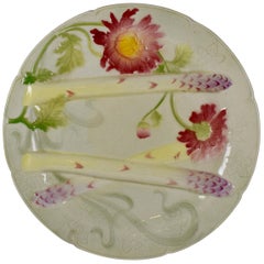 Assiette à asperges en faïence chrysanthème française de Saint-Clément par Keller & Guerin