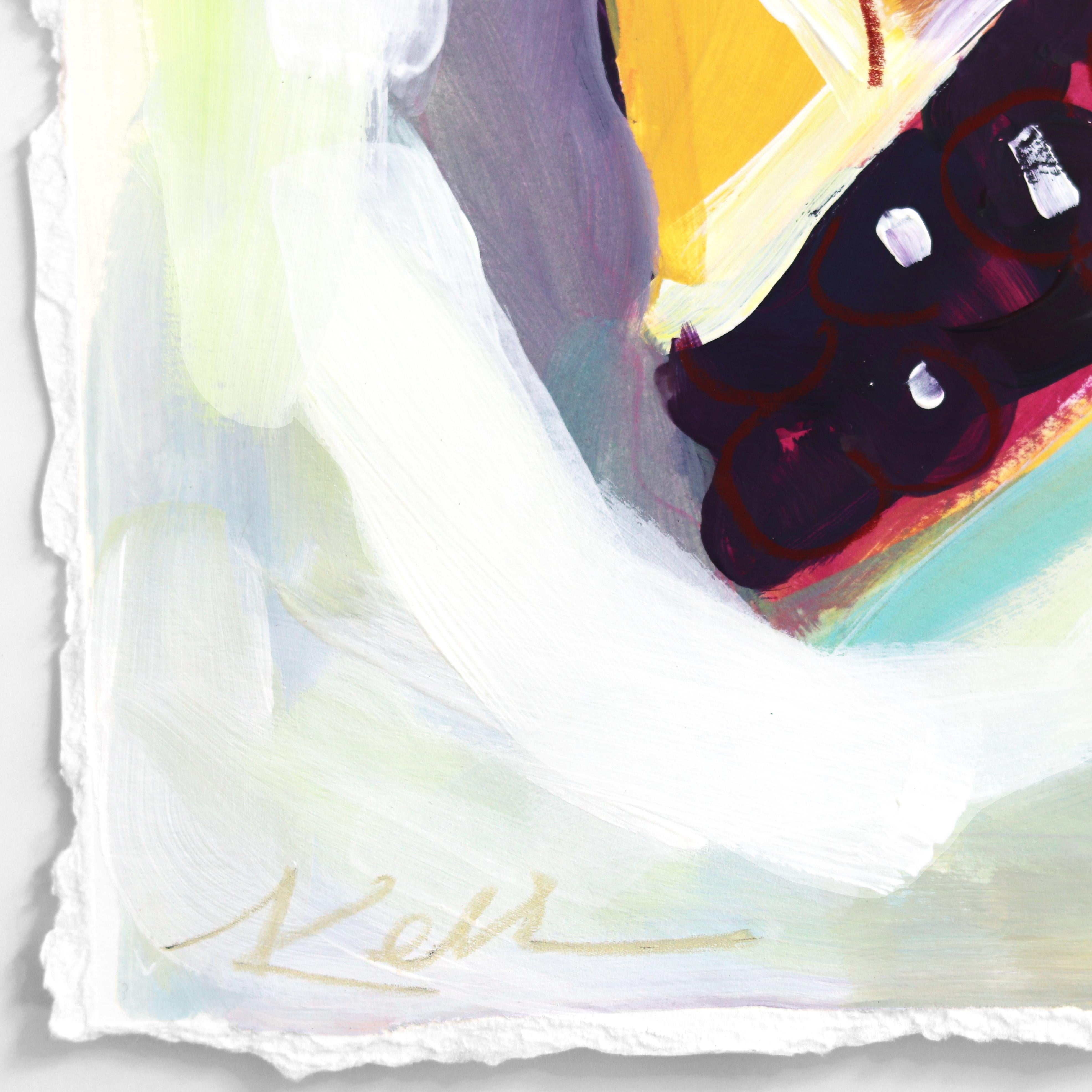 Blauer Beerenschale – farbenfrohes Dessertgemälde (Beige), Still-Life Painting, von Kellie Newsome
