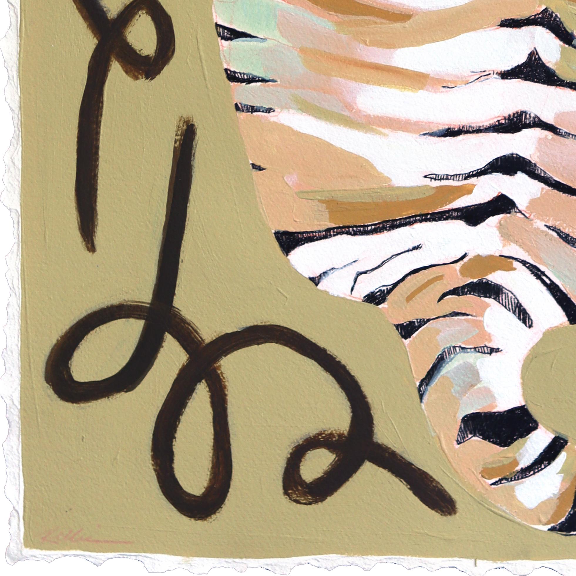 Pfoten und Streifen - Wildkatze Porträt Mixed Media Warm Tone Malerei auf Papier (Beige), Animal Painting, von Kellie Newsome