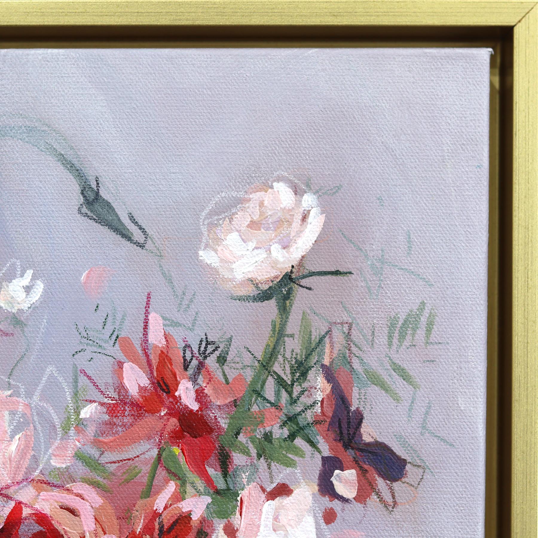 Dynamische und abstrakte Stillleben sind die Spezialität der in Georgia lebenden Künstlerin Kellie Newsome. Ihre Arbeiten zeichnen sich durch einen lockeren und ausdrucksstarken Stil aus, der die Linienstruktur betont und die Details hervorhebt.