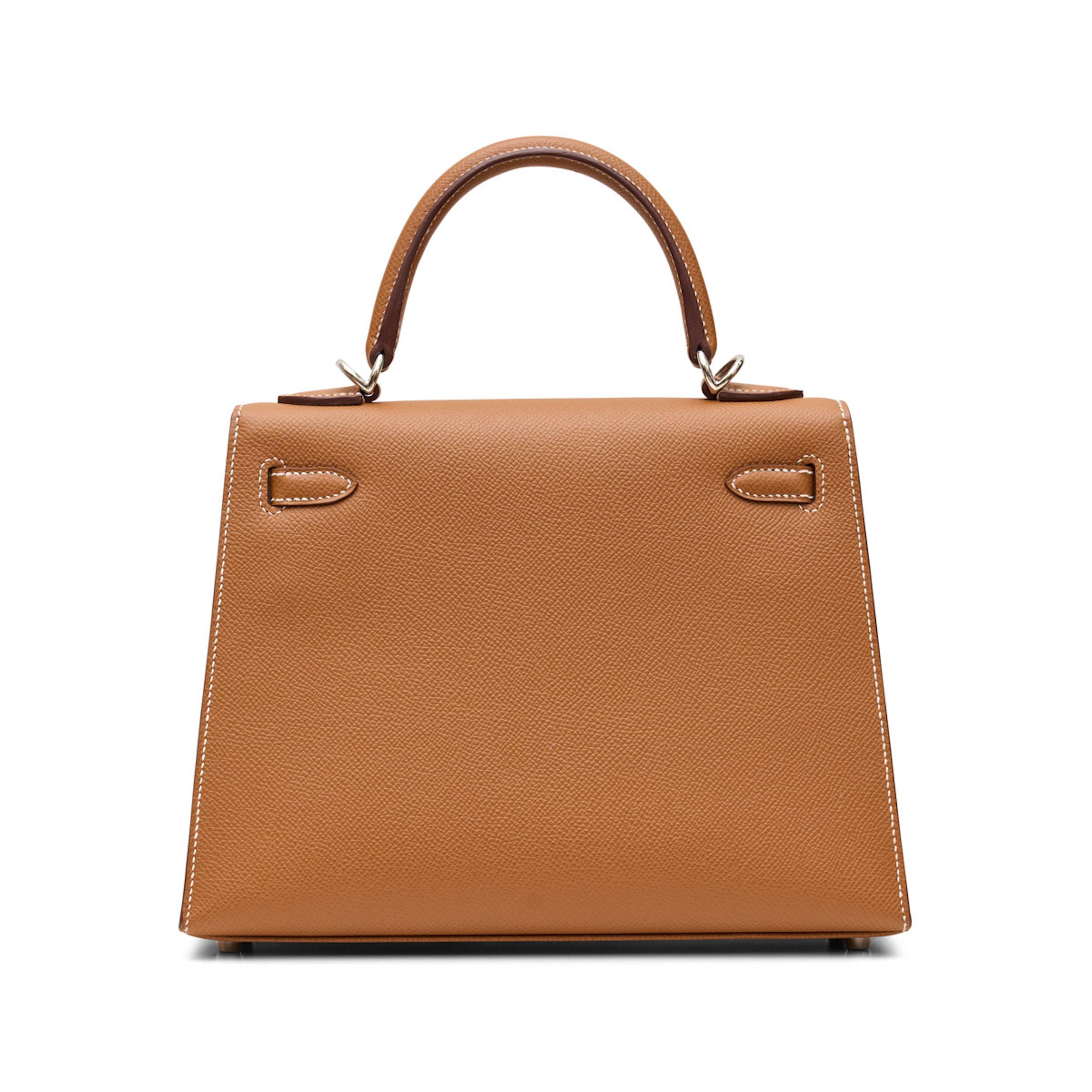 *Hermès Kelly 25
*Sellier shape
*Gold colour
*Epsom leather
*Twist-lock fastening
*Palladium hardware
*Stamp B, Year 2023
*Condition: Pristine

This bag is in pristine condition, with PVC on the hardware. Comes with a dustbag, clochette, padlock,