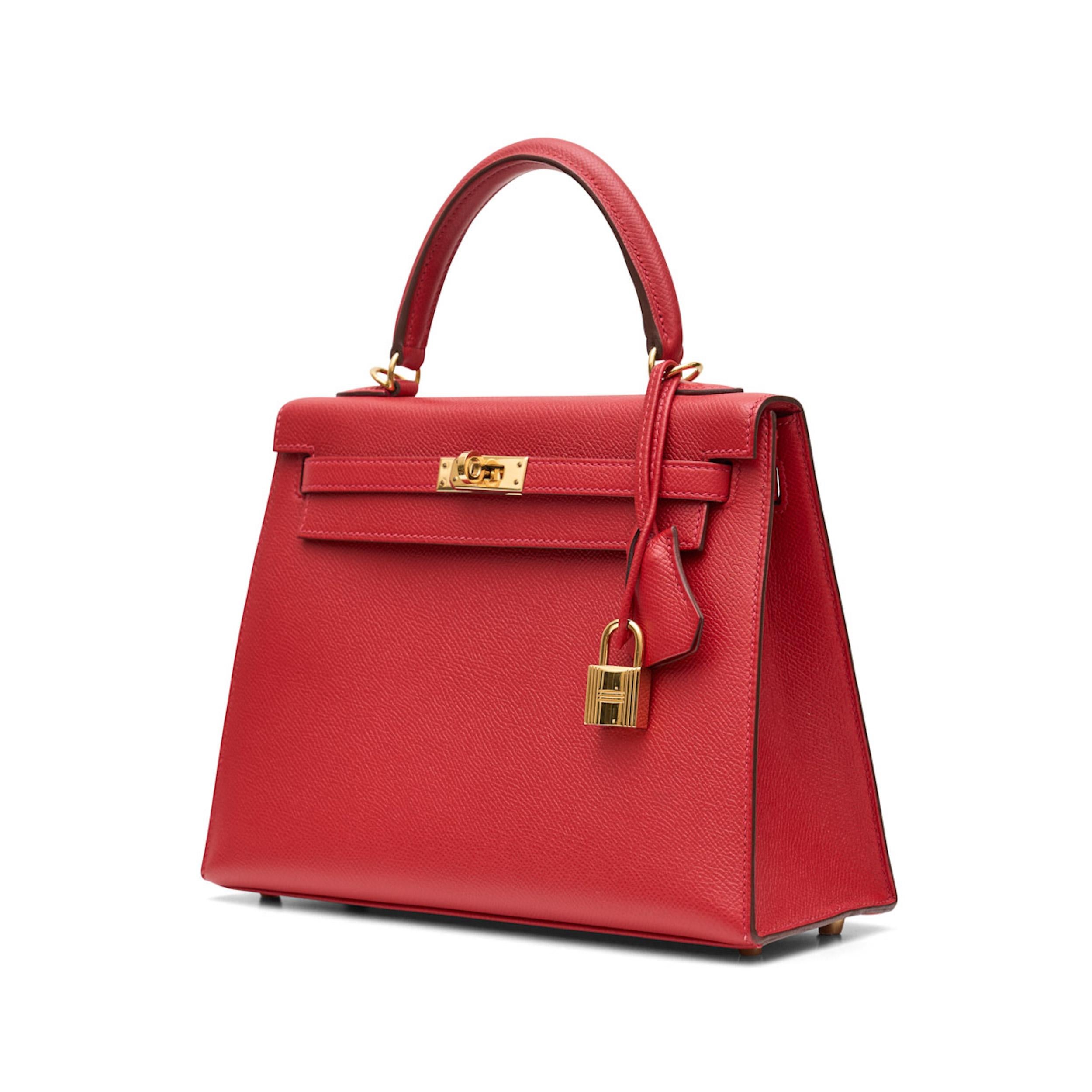 *Hermès Kelly 25
*Sellier shape
*Rouge Casaque colour
*Epsom leather
*Twist-lock fastening
*Gold hardware
*Stamp A, Year 2017
*Condition: Excellent

This bag is in excellent condition. Comes with a dustbag, lock, and clochette.
Minor hairline