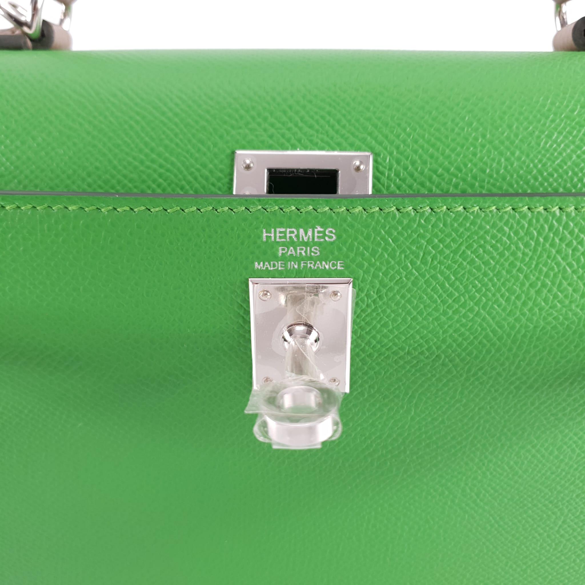 Women's Kelly 25 Sellier Tricolor Vert Vert Yuca & Etoupe Phw stamp B  Brand New in Box For Sale