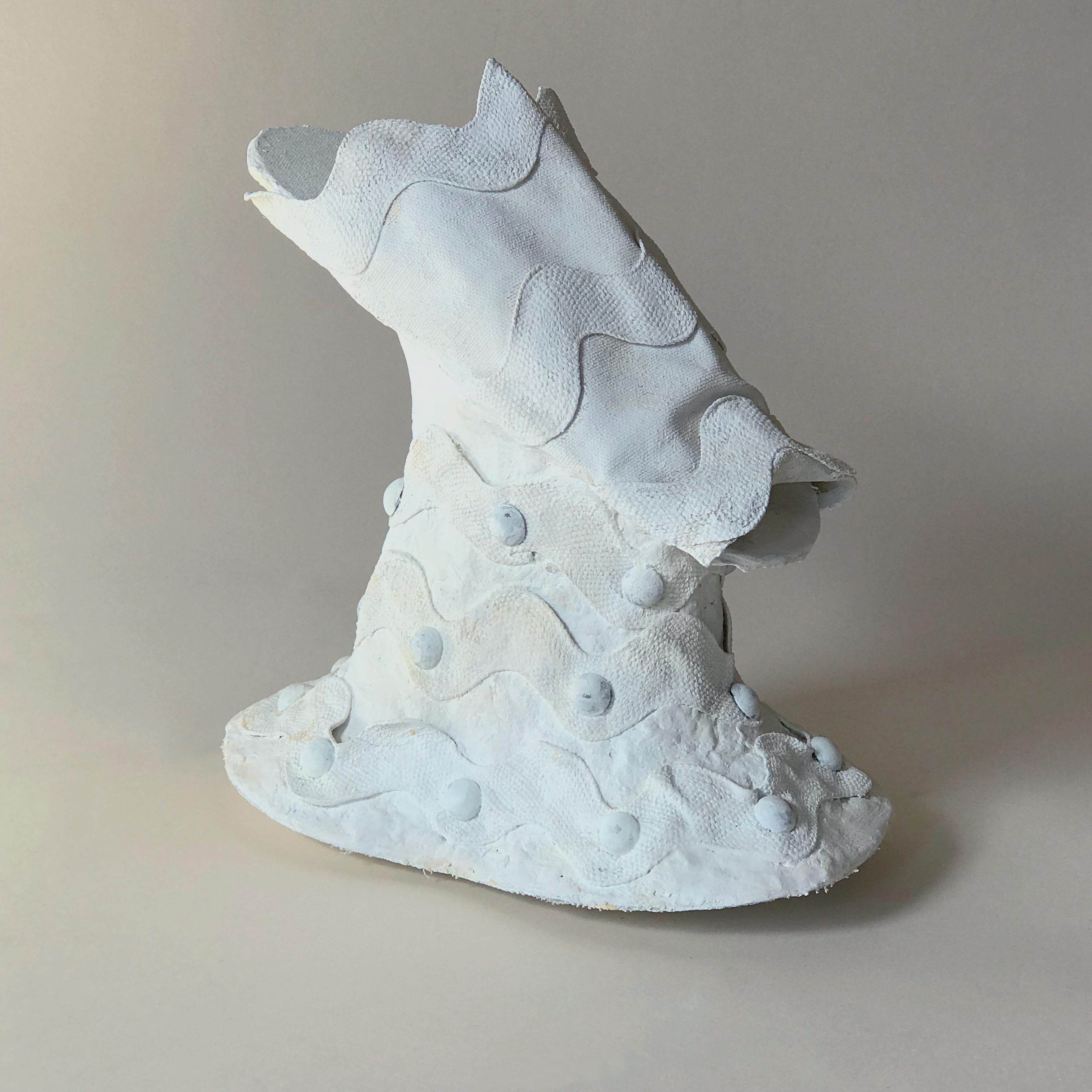 Skulptur viktorianischer Schuh: 'Chopine III' – Sculpture von Kelly Bugden + Van Wifvat