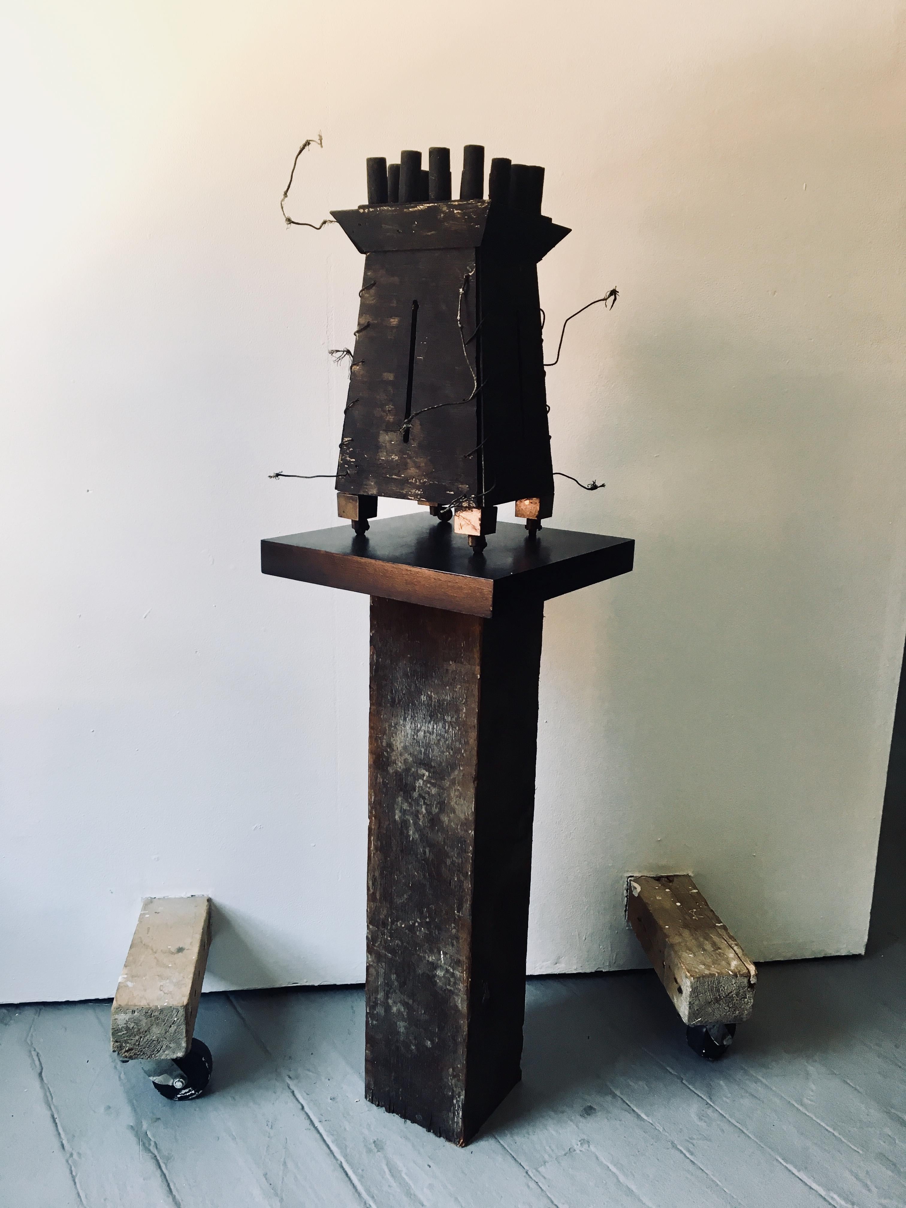 Sculpture abstraite en bois : « Forteresse » en vente 6