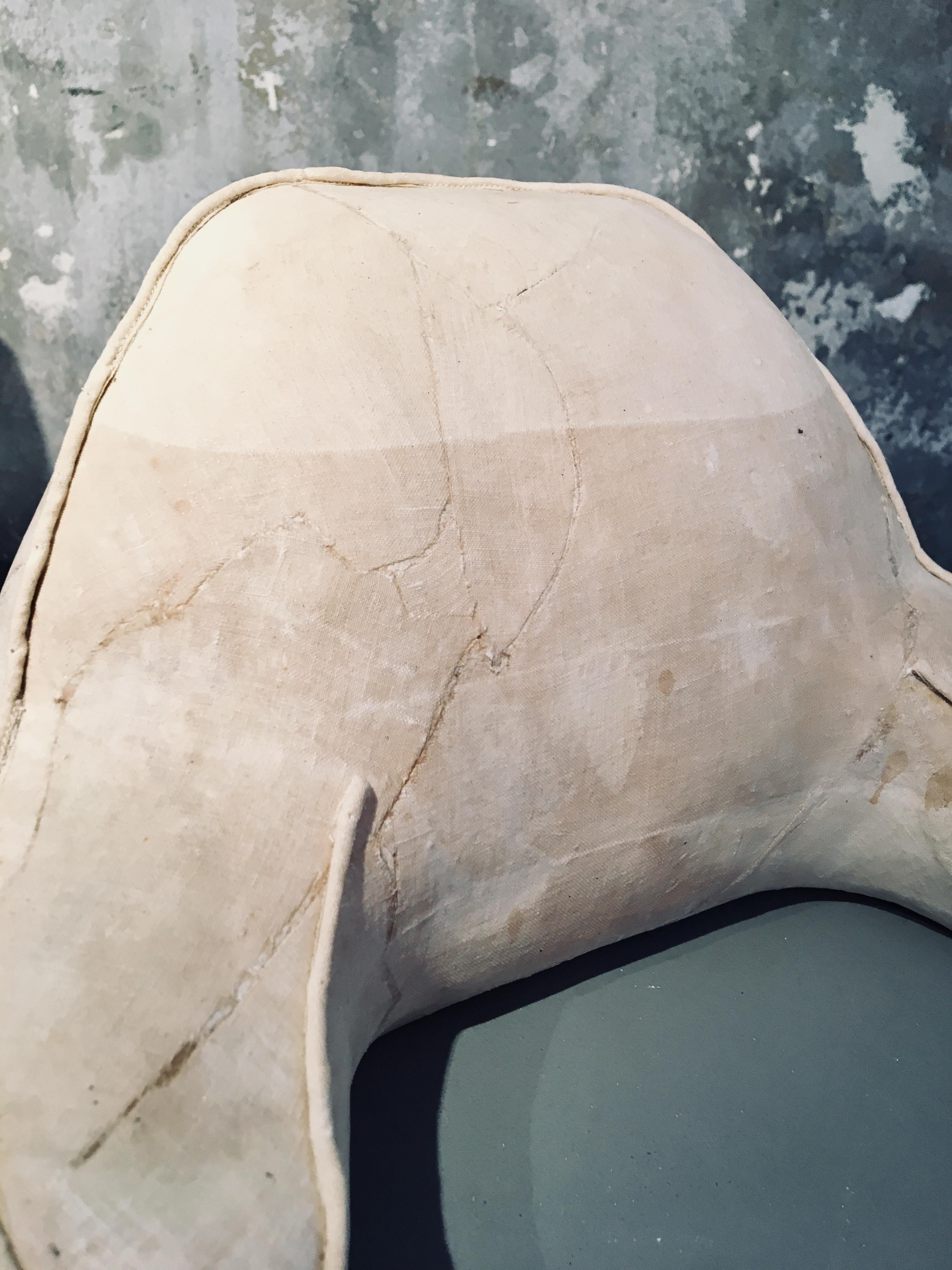 Escultura almohada abstracta: 'Destildada en venta 1