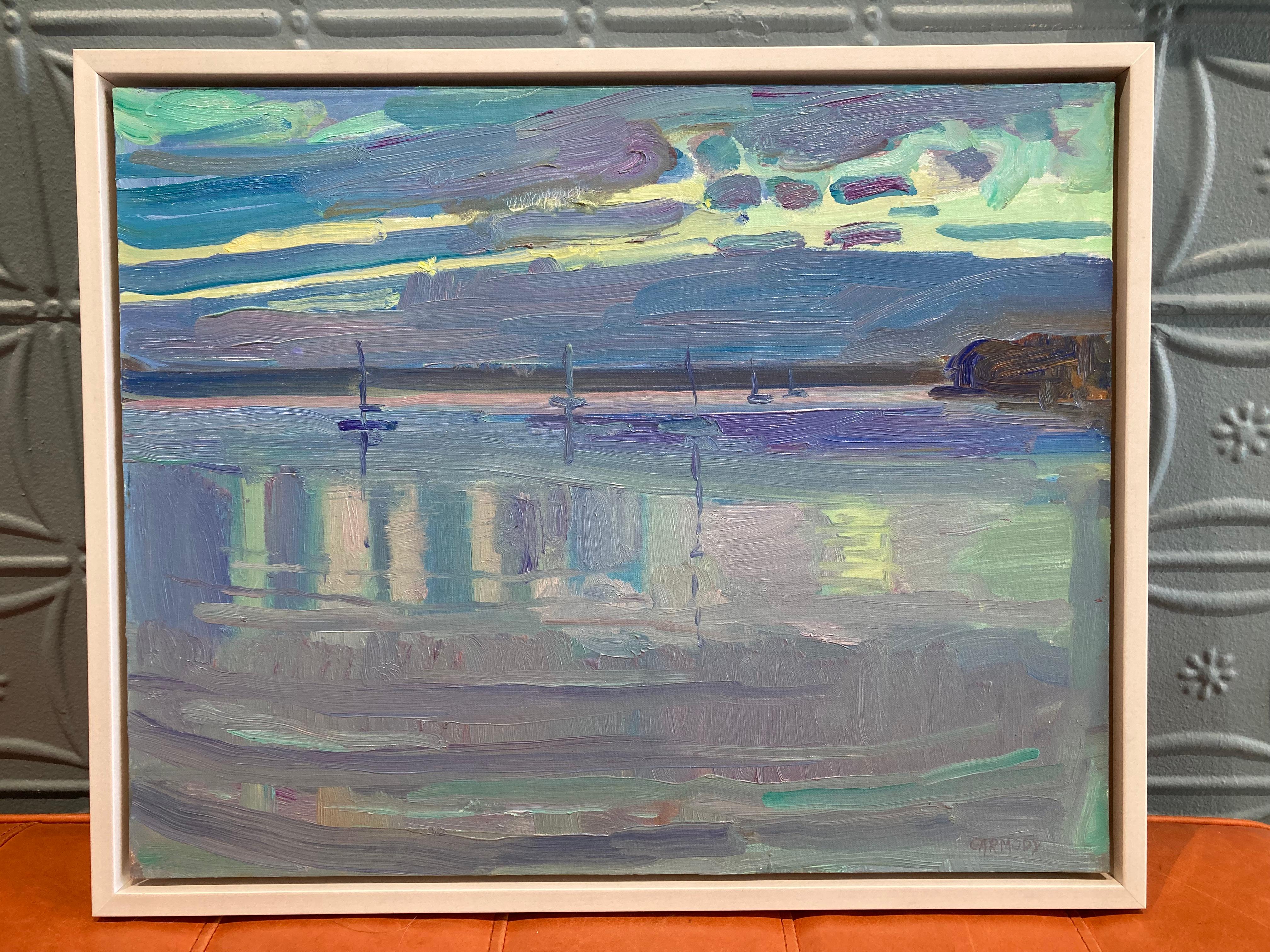 „Cloudy Evening, Dering Harbor“, impressionistische Nachtaufnahme des nordöstlichen Hafens – Painting von Kelly Carmody