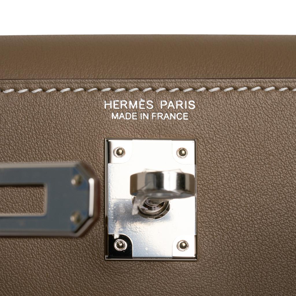 Guaranteed authentic Hermes Kelly Danse featured in neutral Etoupe.
Exquisite in Swift leather with signature bone top stitch.
Fresh with Palladium hardware.
Comes with sleeper and signature Hermes box
NEW or NEVER WORN
final sale

BAG