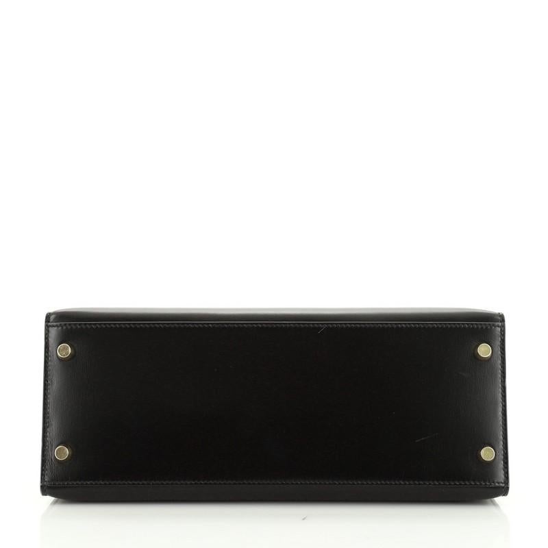 Kelly Handbag Noir Box Calf with Gold Hardware 28 In Good Condition In NY, NY