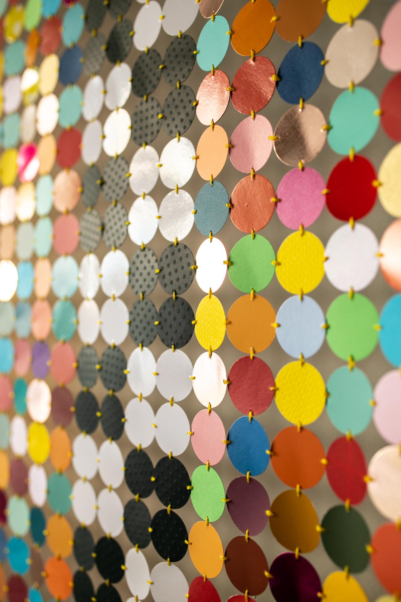 « Was Happy Cancelled ? », Sculpture murale, arc-en-ciel, couleurs vives, sourire en vente 1