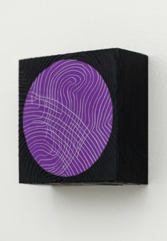 "Du bist hier: Lila" Faden und Acryl in Wellenmuster auf Platte