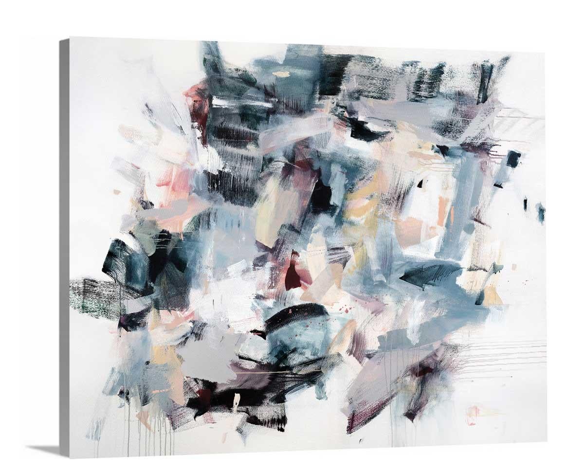 Dieser abstrakte Giclée-Druck von Kelly Rossetti in limitierter Auflage zeigt Schichten von leichten, lockeren Strichen  von blassem Creme und Rosa über einer Reihe von Blautönen, wobei der untere Teil der Komposition durch ein einzigartiges Grün
