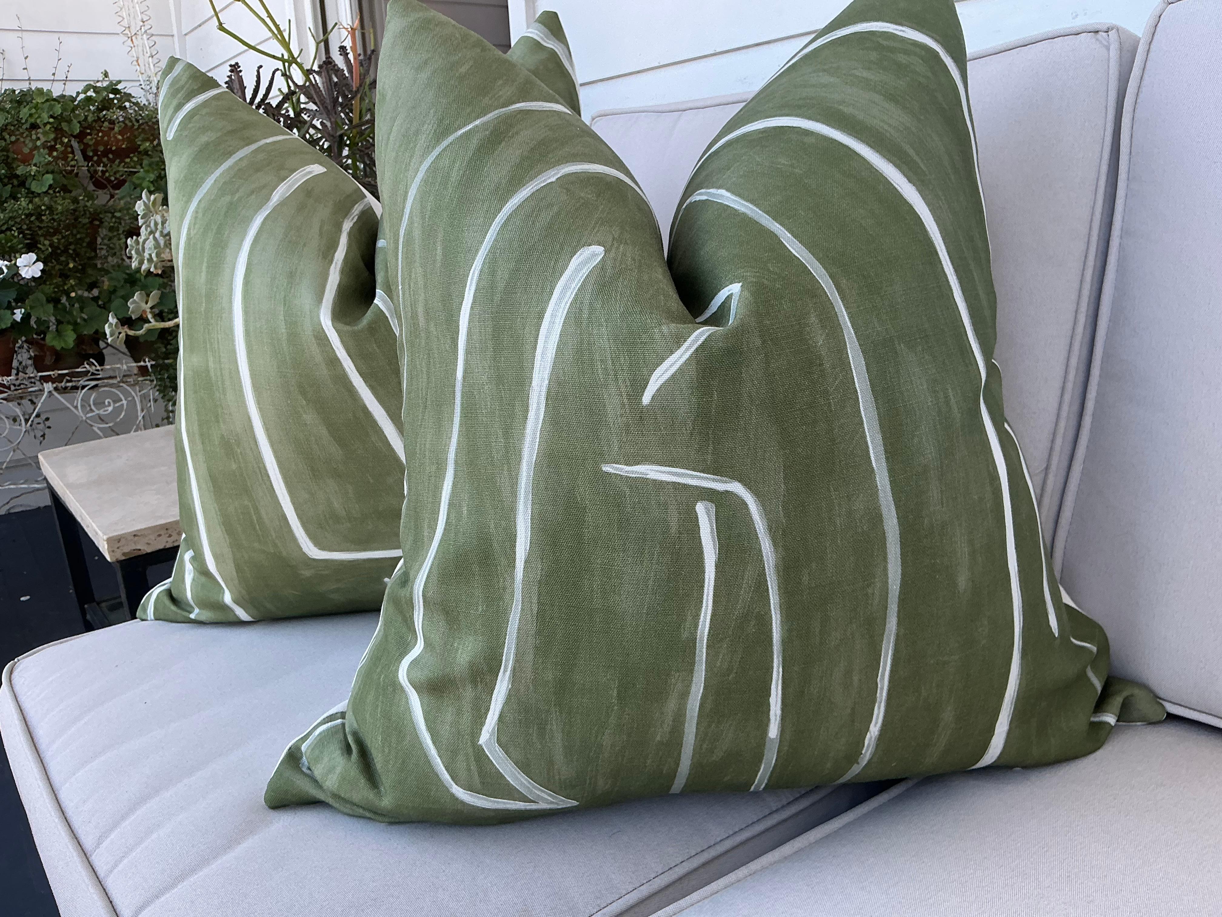 Adoro questo fantastico astratto di Kelly Wearstler per Lee Jofa. Il Graffito in felce è caratterizzato da una tecnica pittorica che crea un motivo di graffiti vorticosi e audaci. Qui mostrato in felce.

Le copertine saranno caratterizzate dalla