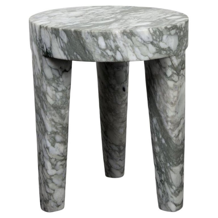 Grand tabouret ou table d'appoint Tribute Kelly Wearstler à 3 pieds en  marbre Big Flower En vente sur 1stDibs