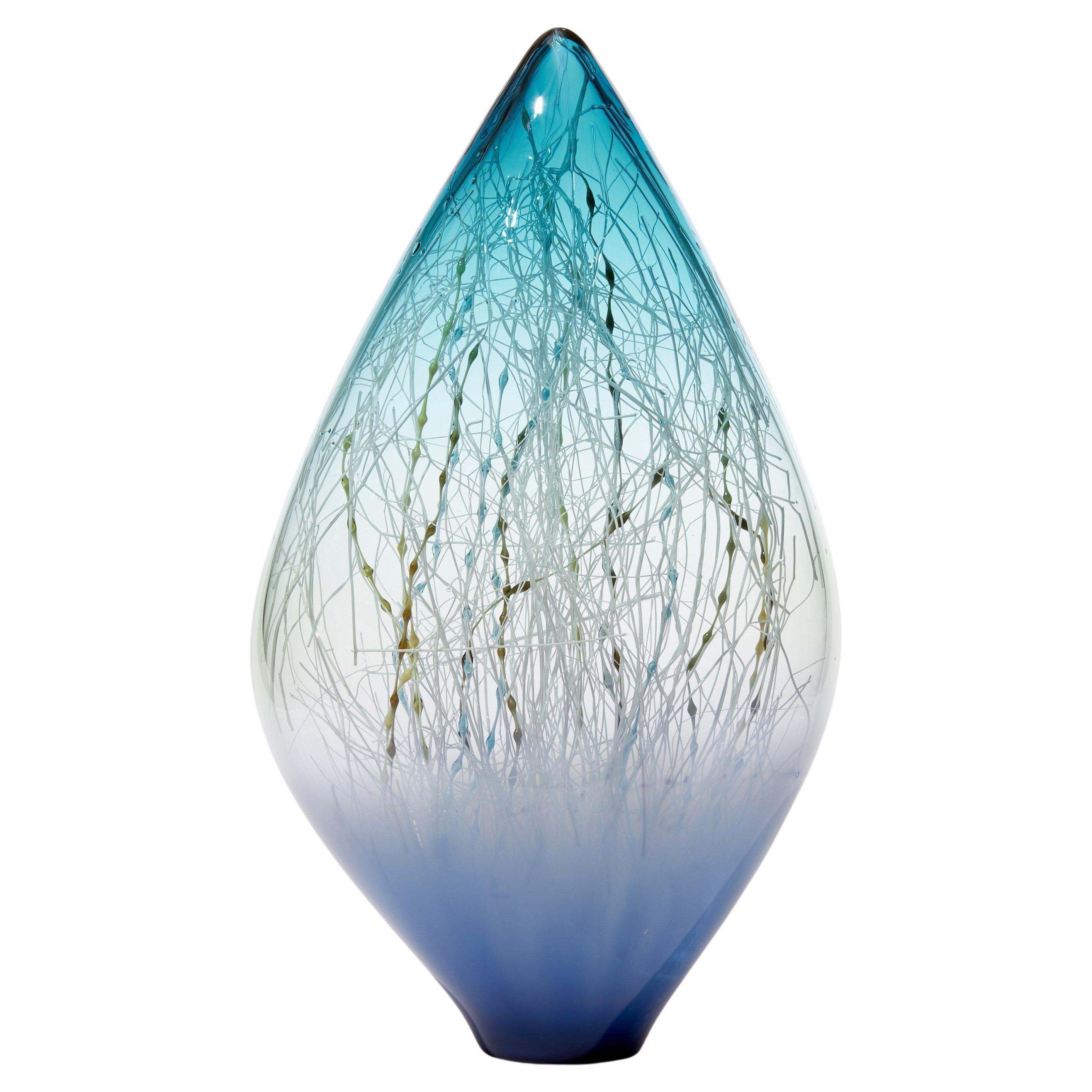 Kelp in Azurblau und Aquamarin, abstrakte Glasskulptur von Enemark & Thompson