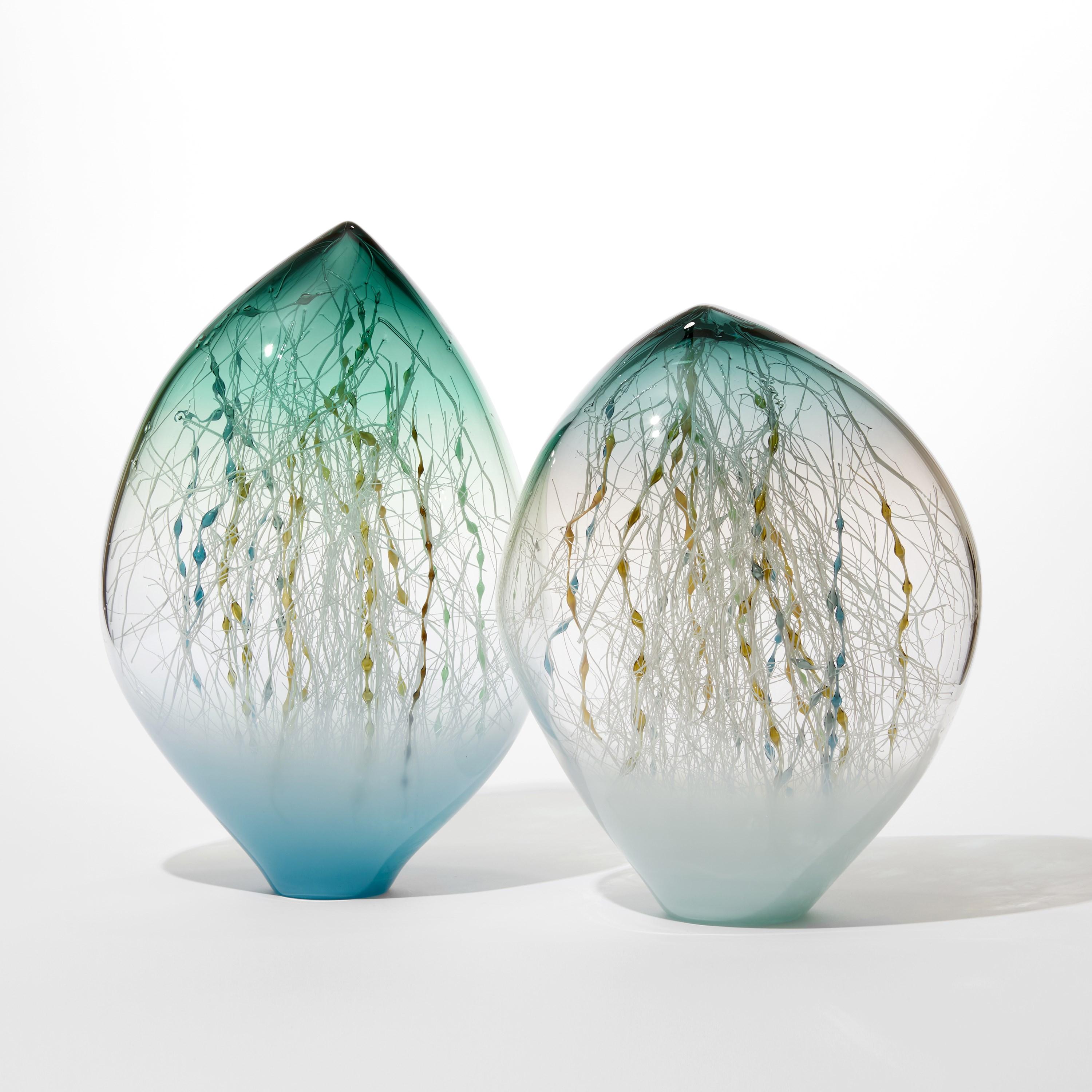 Kelp in Ozeanblau & Meeresgrün, abstrakte Glasskulptur von Enemark & Thompson (Handgefertigt) im Angebot