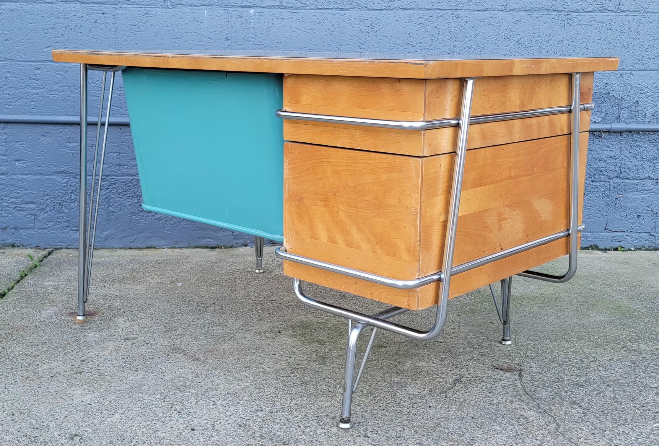 KEM Weber for Heywood Wakefield Trimline Desk In Good Condition In Fulton, CA