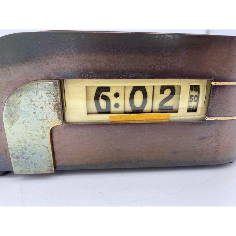 Milieu du XXe siècle Horloge numérique en cuivre « Zephyr » KEM Weber Modèle 304 de Lawson, vers 1934 en vente