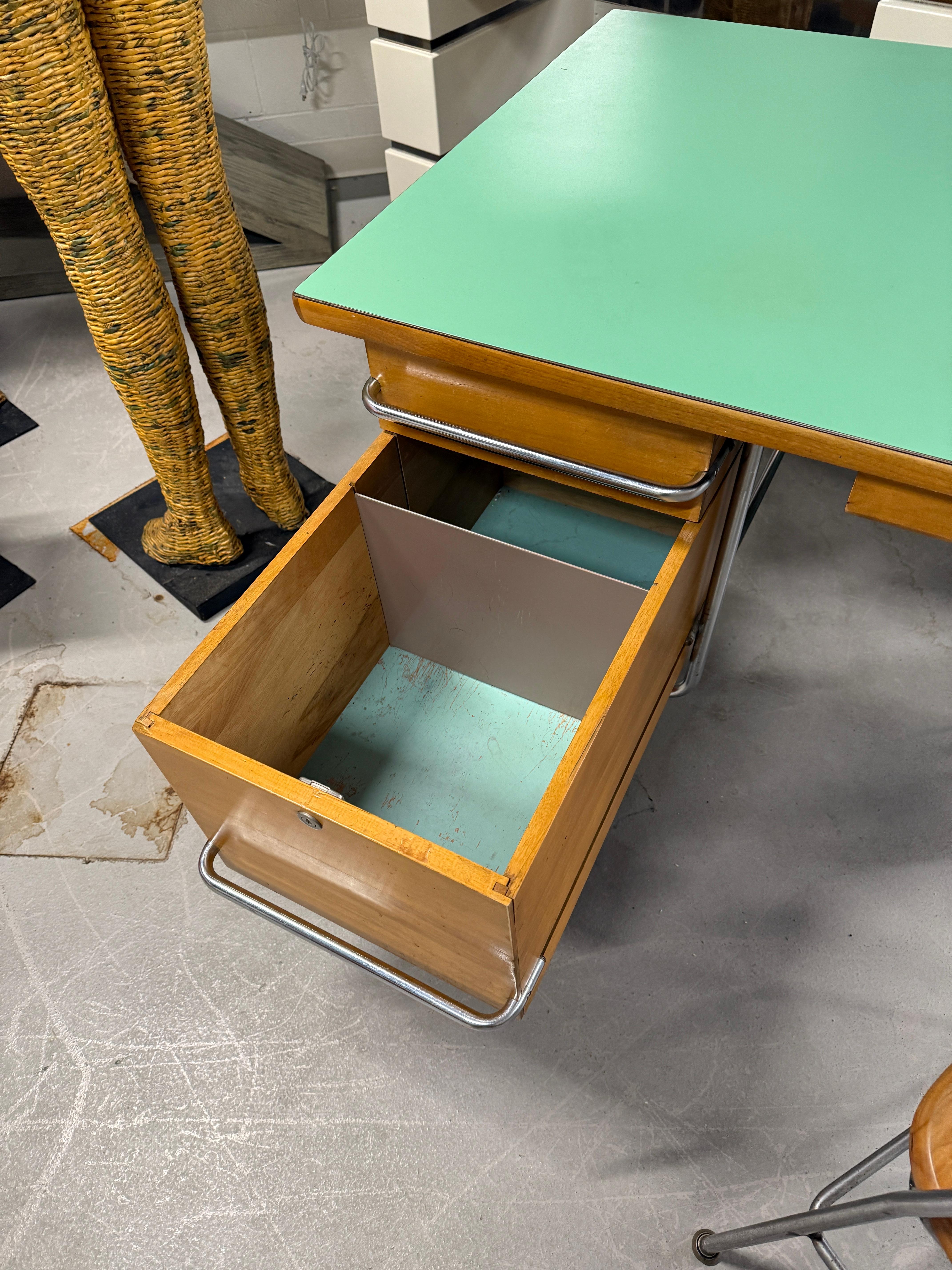Kem Weber Trimline for Heywood Wakefield Desk and Chair For Sale 6