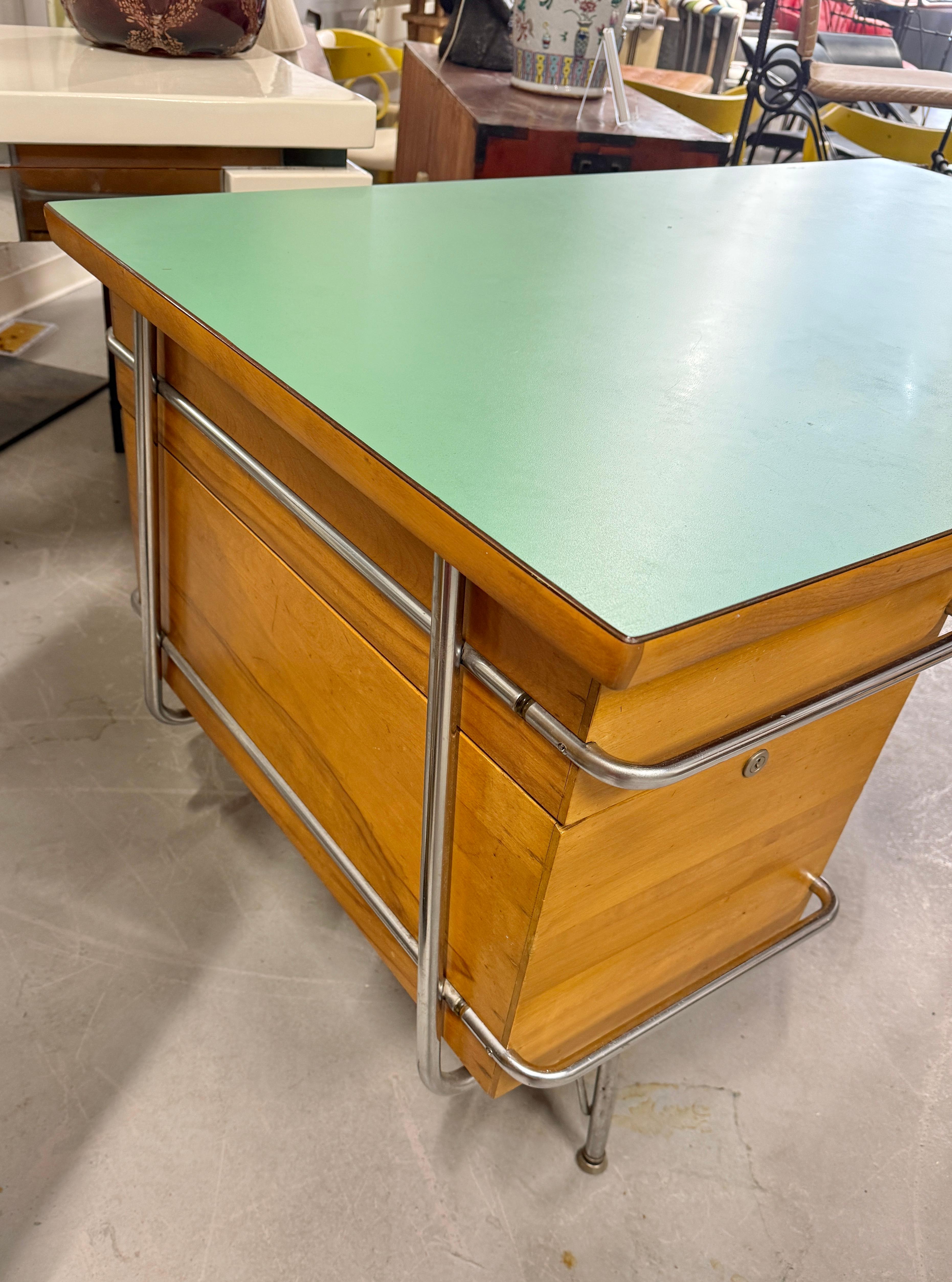 Kem Weber Trimline for Heywood Wakefield Desk and Chair For Sale 7