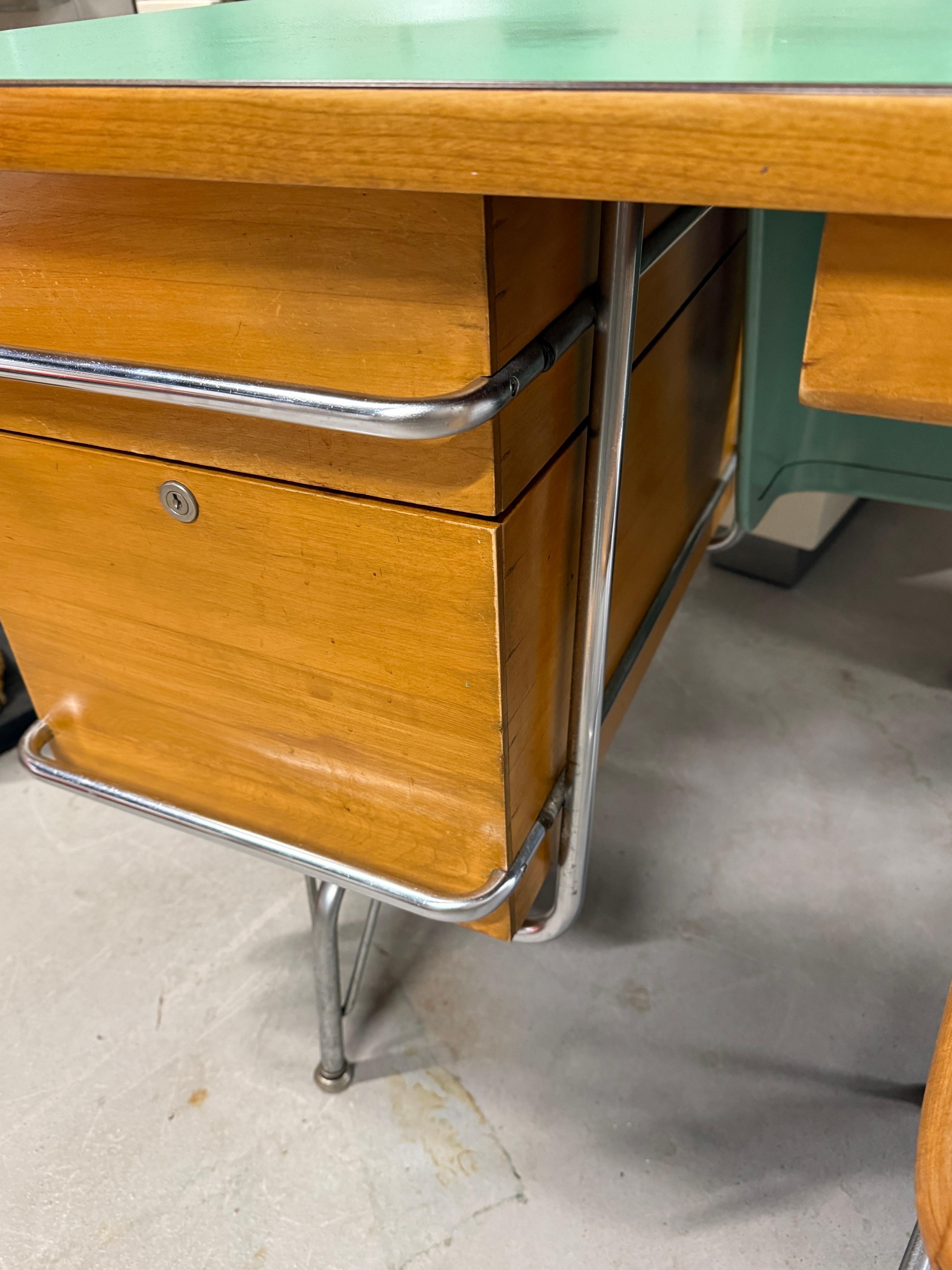 Kem Weber Trimline for Heywood Wakefield Desk and Chair For Sale 8