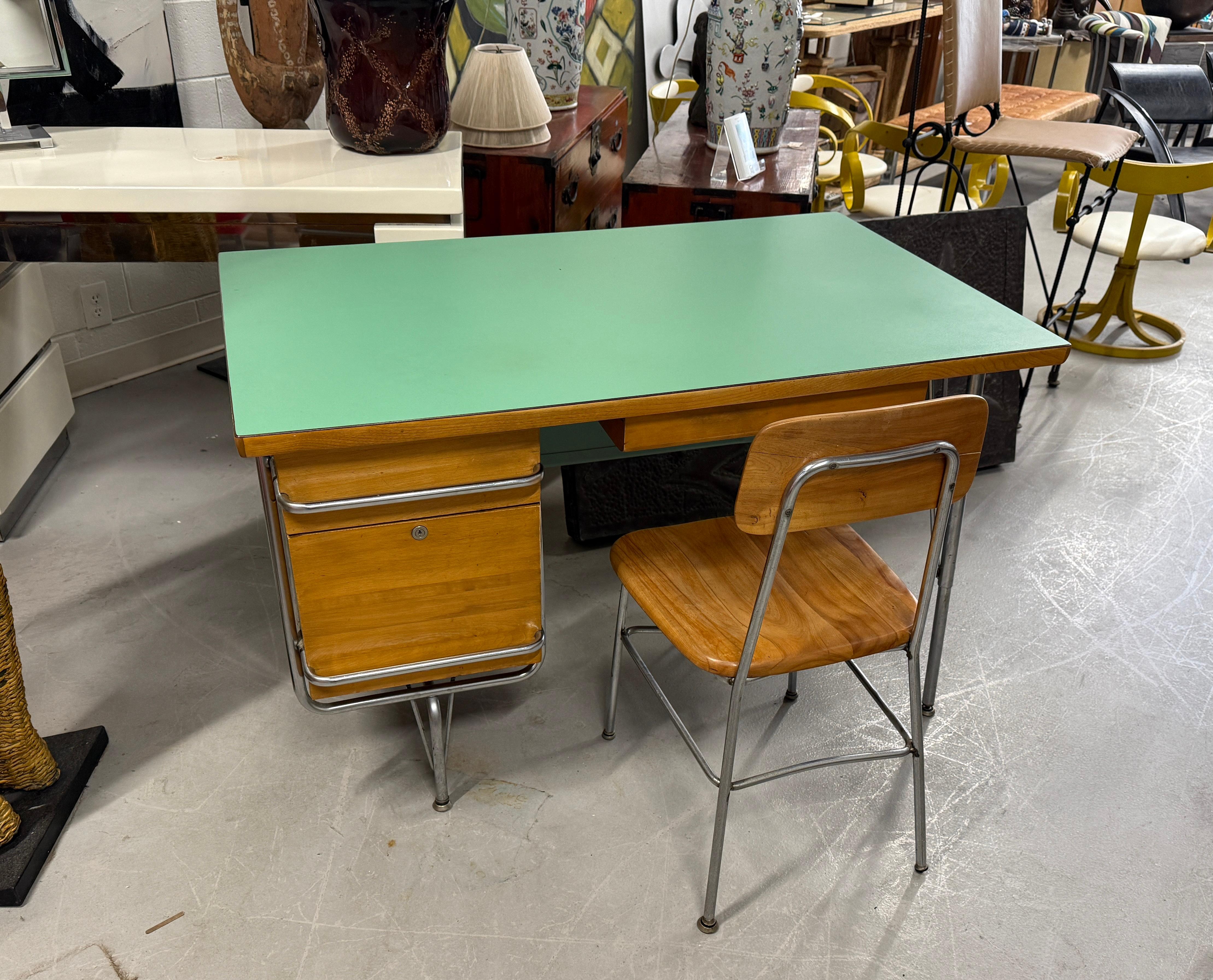 Kem Weber Trimline for Heywood Wakefield Desk and Chair For Sale 9