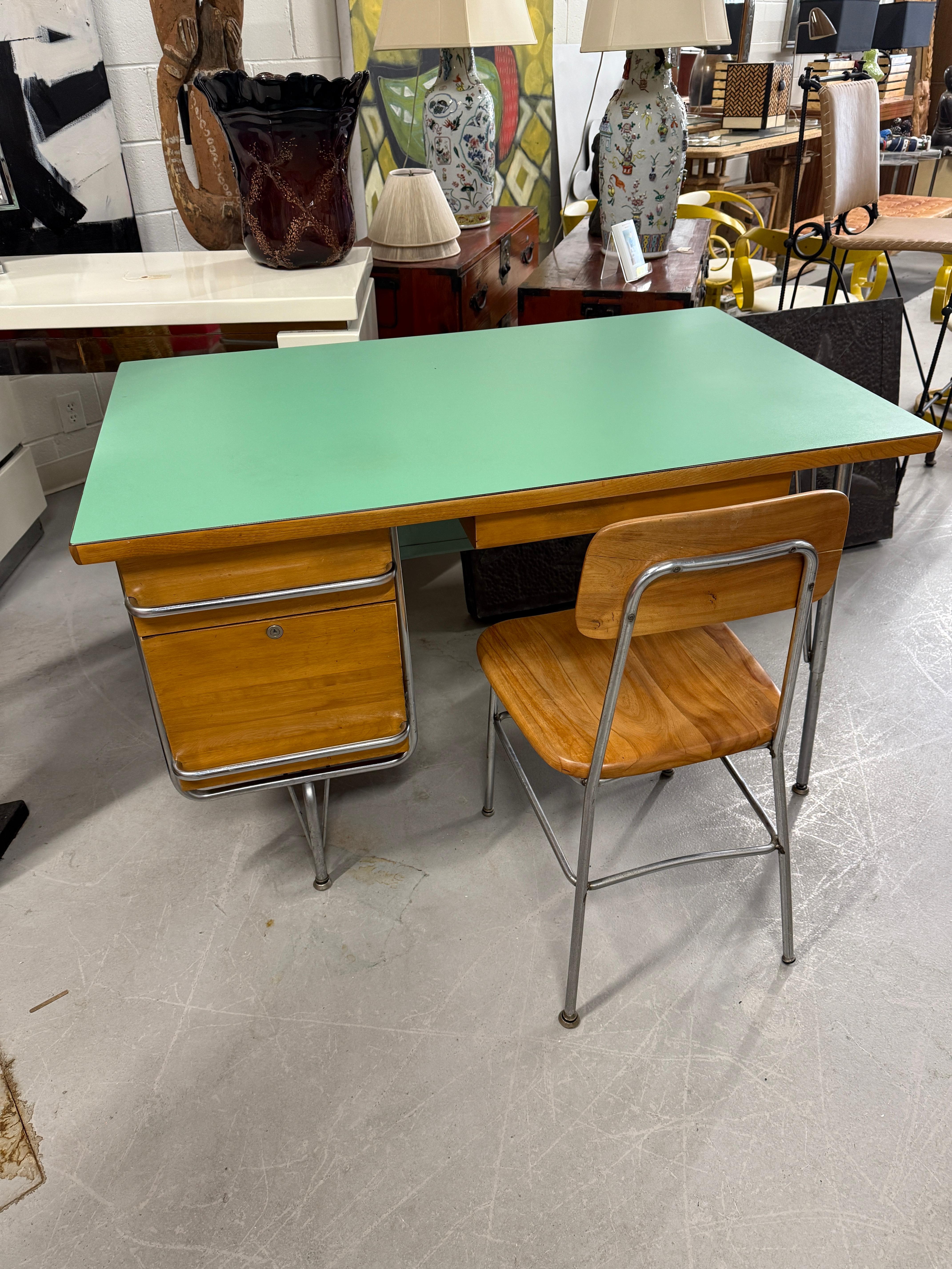 Kem Weber Trimline for Heywood Wakefield Desk and Chair For Sale 10