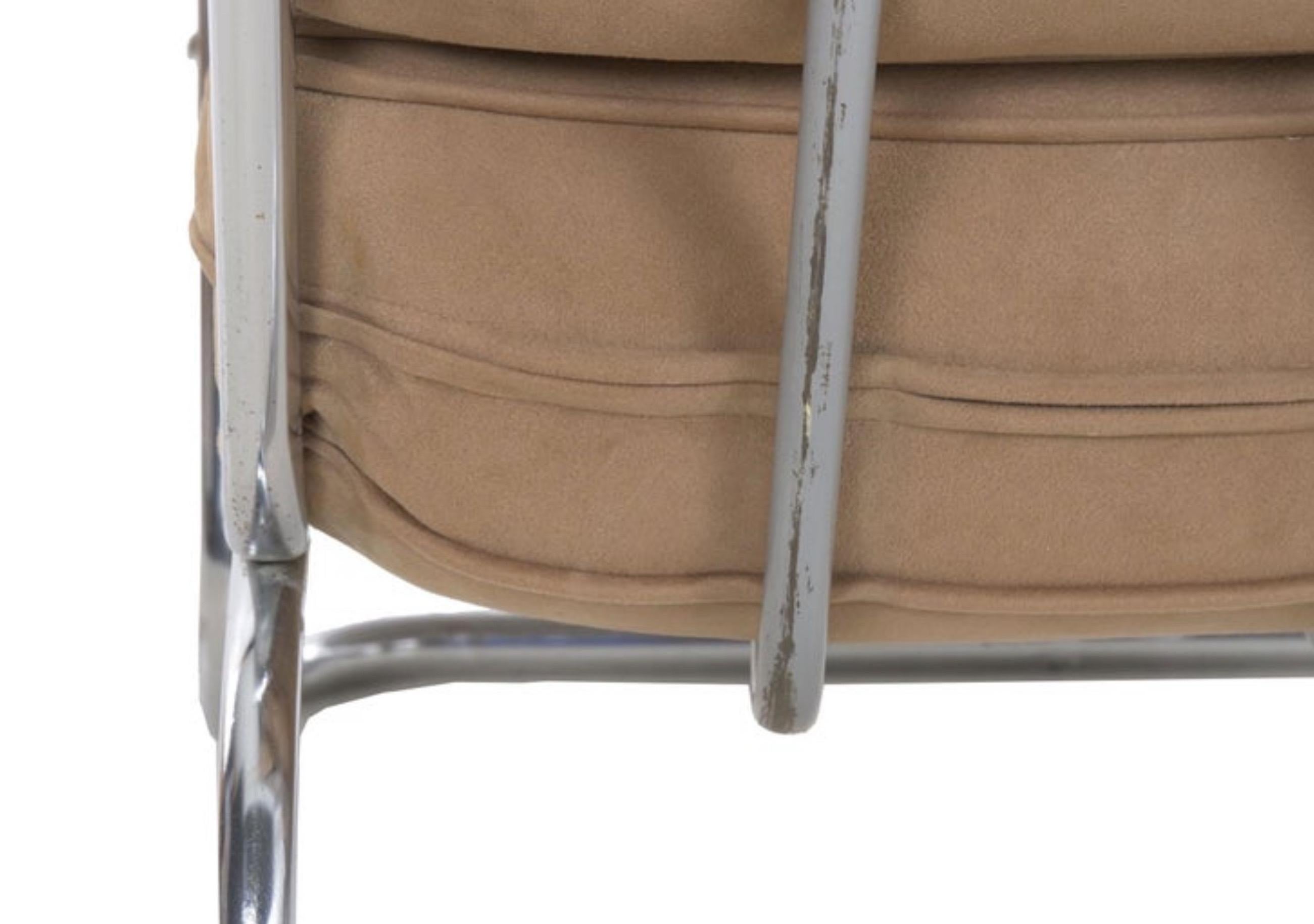 Kem Weber: Chrom-Loungesessel mit röhrenförmigem Chromrohr für Lloyd Manufacturing (Polster) im Angebot