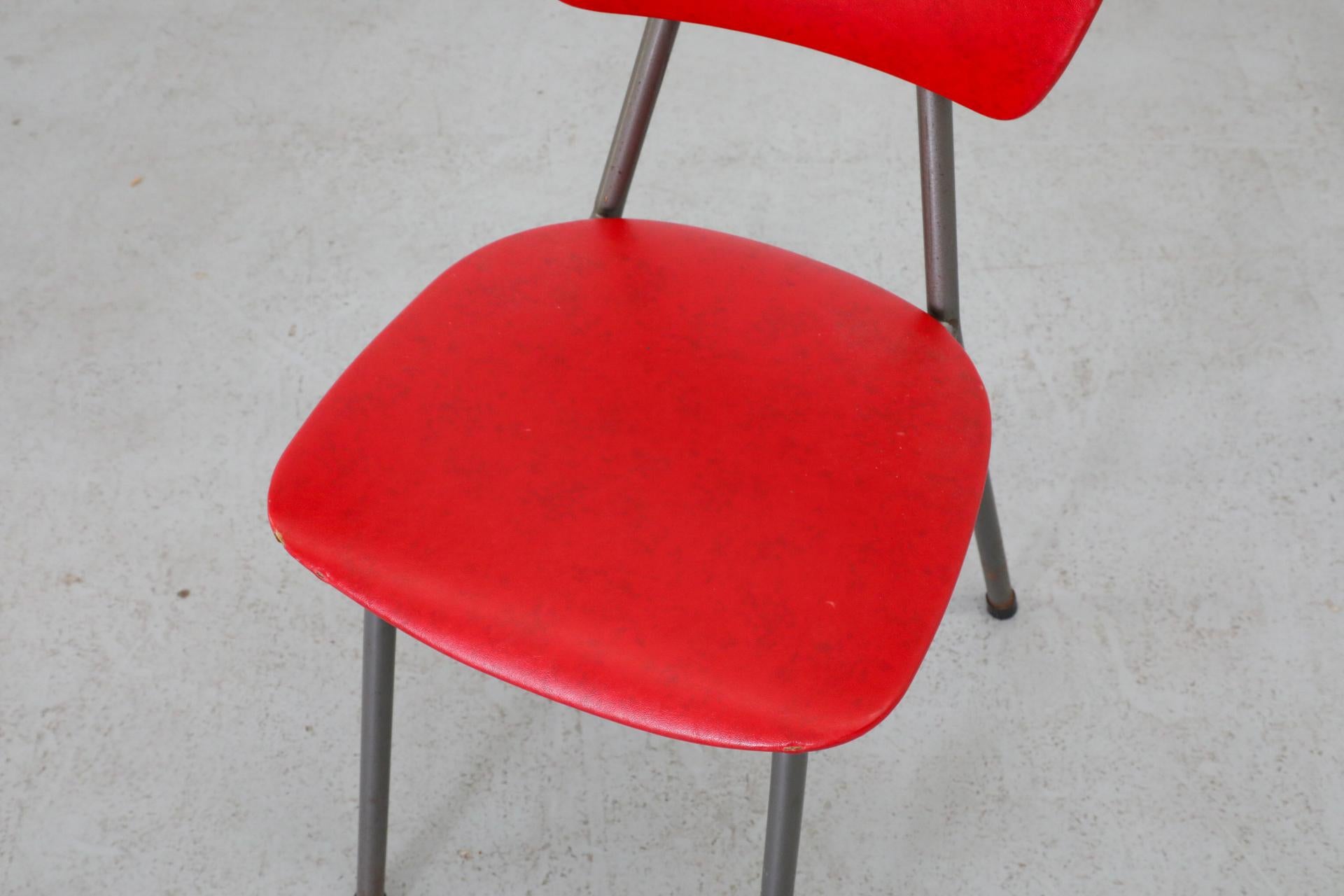 Chaises d'appoint ou de salle à manger en fil de fer inspirées de Kembo avec vinyle d'origine en vente 4