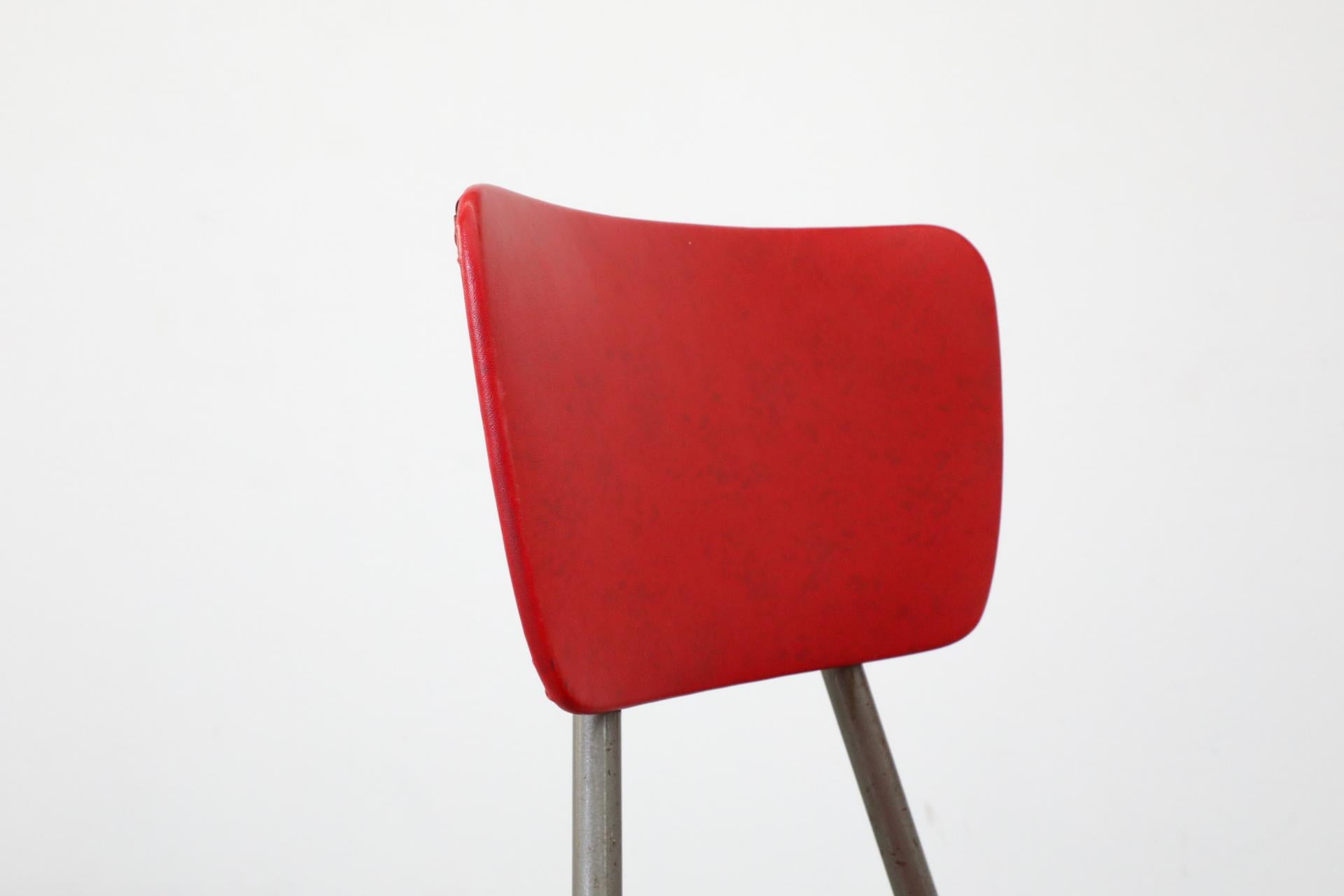 Chaises d'appoint ou de salle à manger en fil de fer inspirées de Kembo avec vinyle d'origine en vente 8