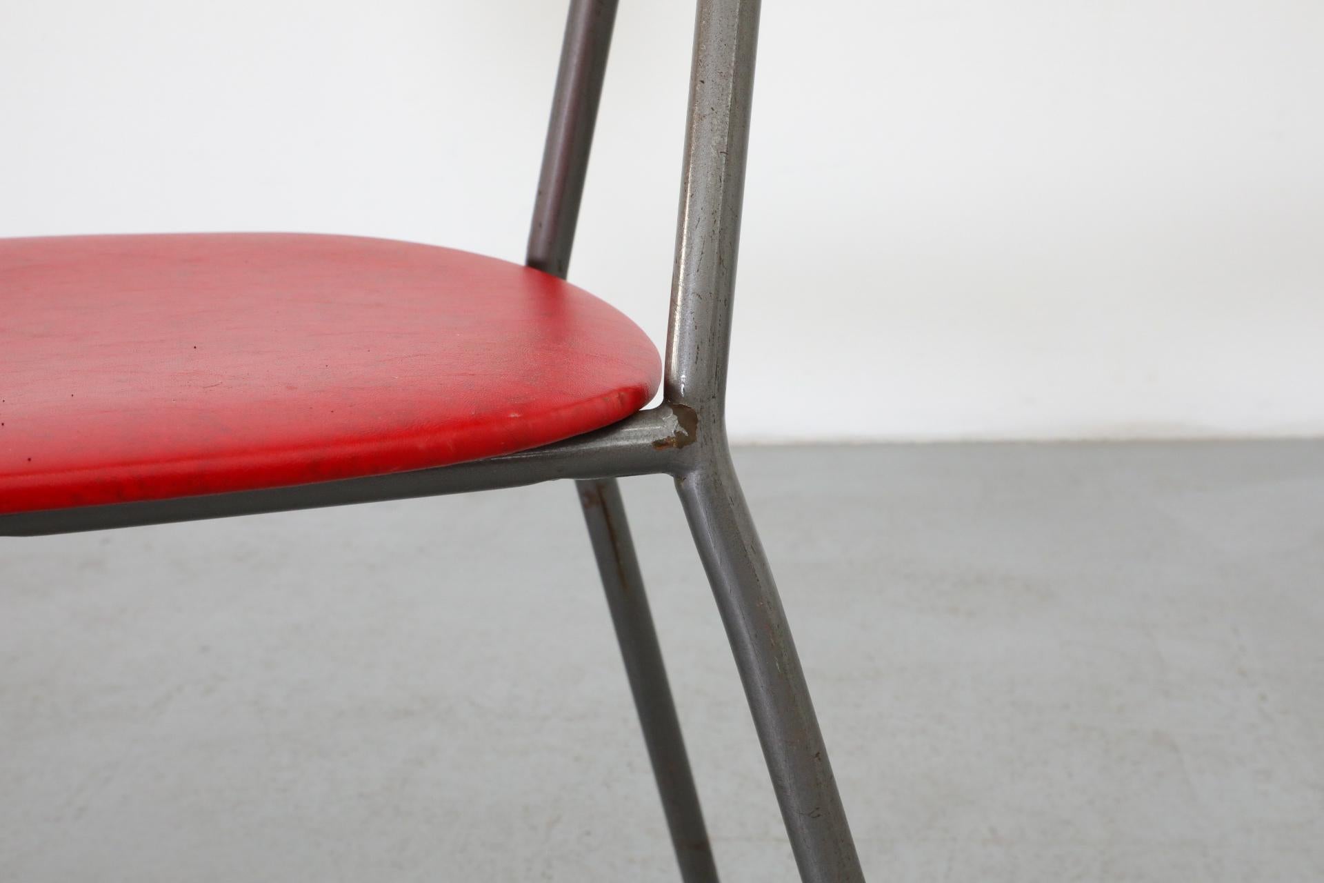 Chaises d'appoint ou de salle à manger en fil de fer inspirées de Kembo avec vinyle d'origine en vente 9