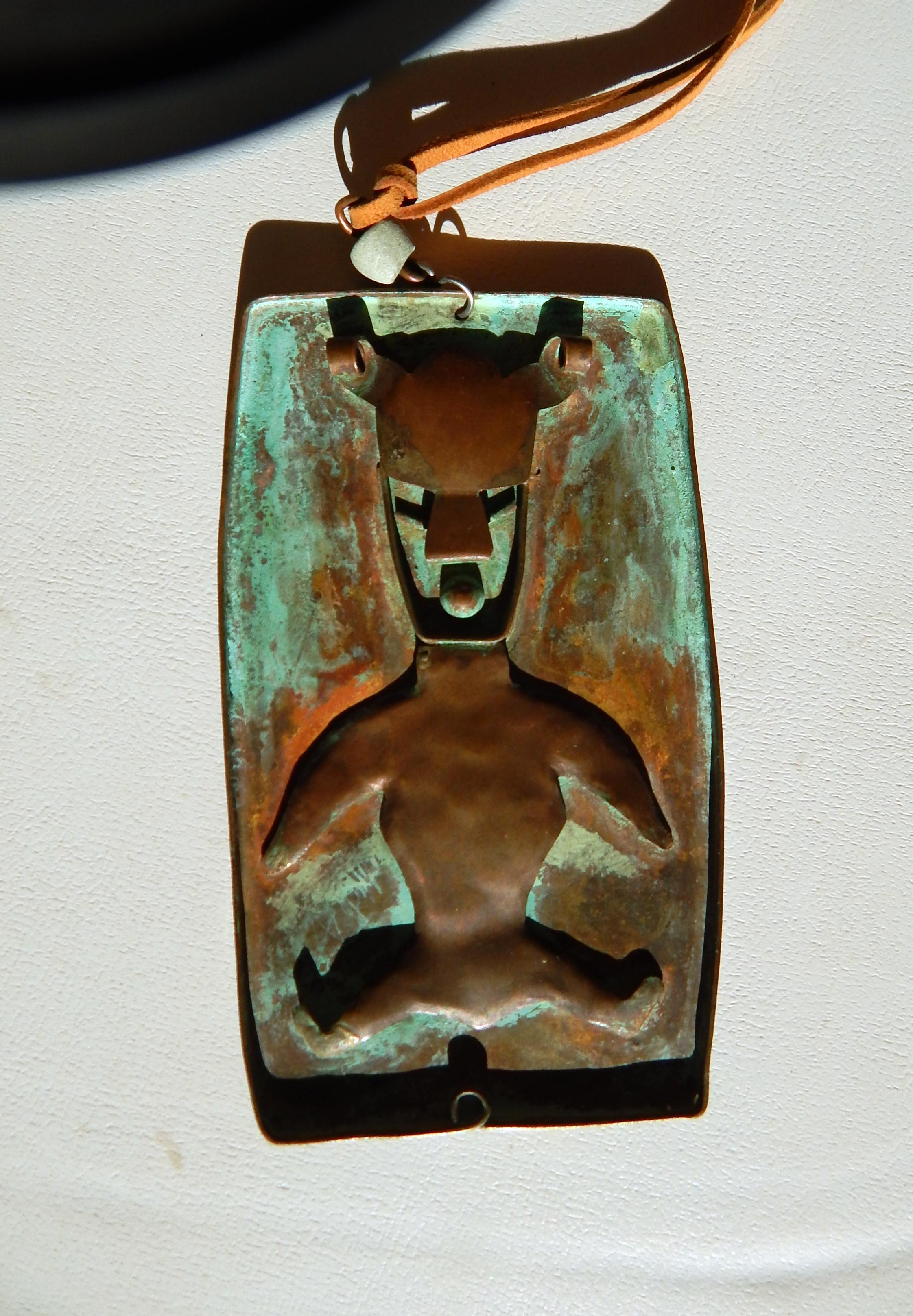 Modern design vintage copper necklace made in Mexico by ex-pat artist Ken Beldin 1940s and 1950s.
Signed on the back Ken Beldin, Tenancingo, Mexico. In excellent vintage condition.
Pendant measures: 4 3/8