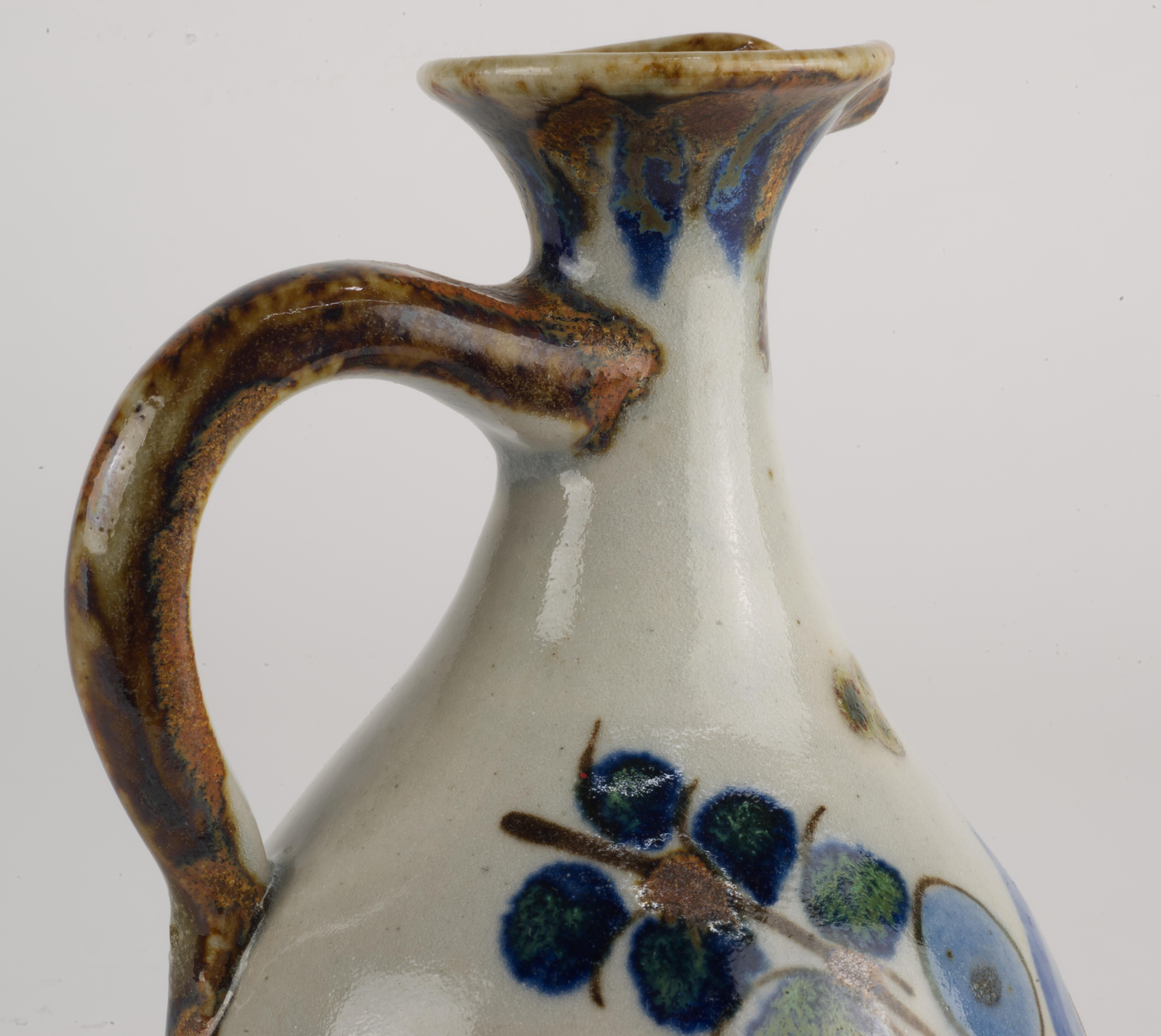 Peint à la main Ken Edwards Signé Tonala Mexico Art Pottery Ewer Bud Vase avec Oiseau en vente