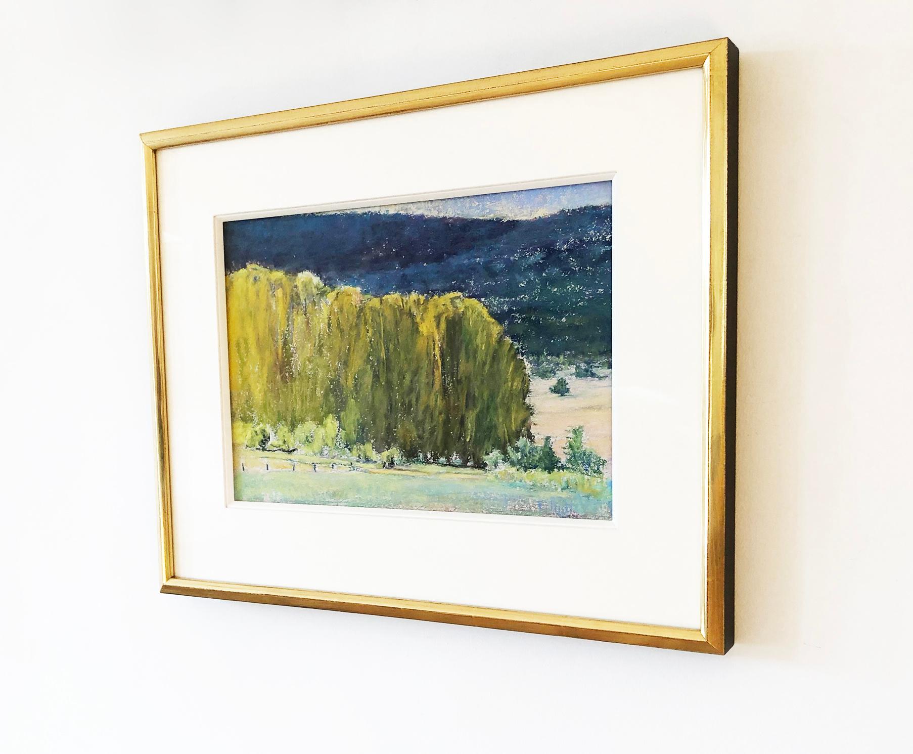 „Study, Highland Green“, gerahmtes Landschaftsgemälde in Pastell, gerahmt (Grau), Landscape Painting, von Ken Elliott