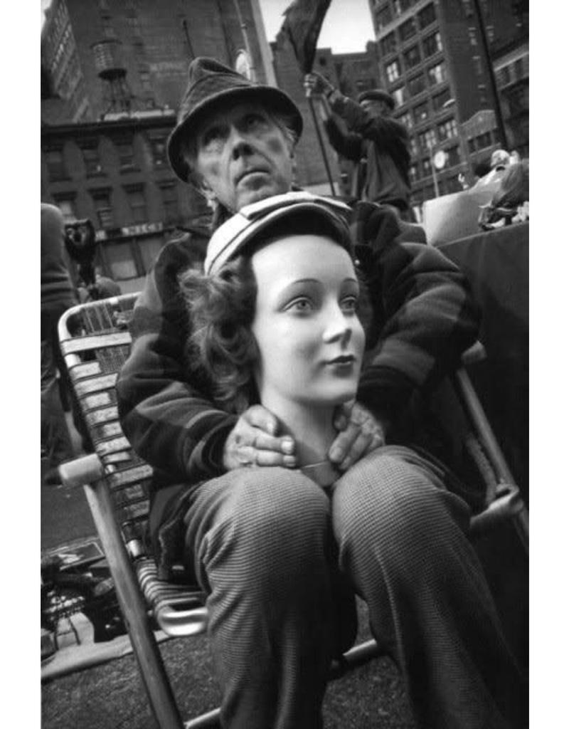 Ken Heyman Black and White Photograph - Man Holding Woman Head - Hipshot Series