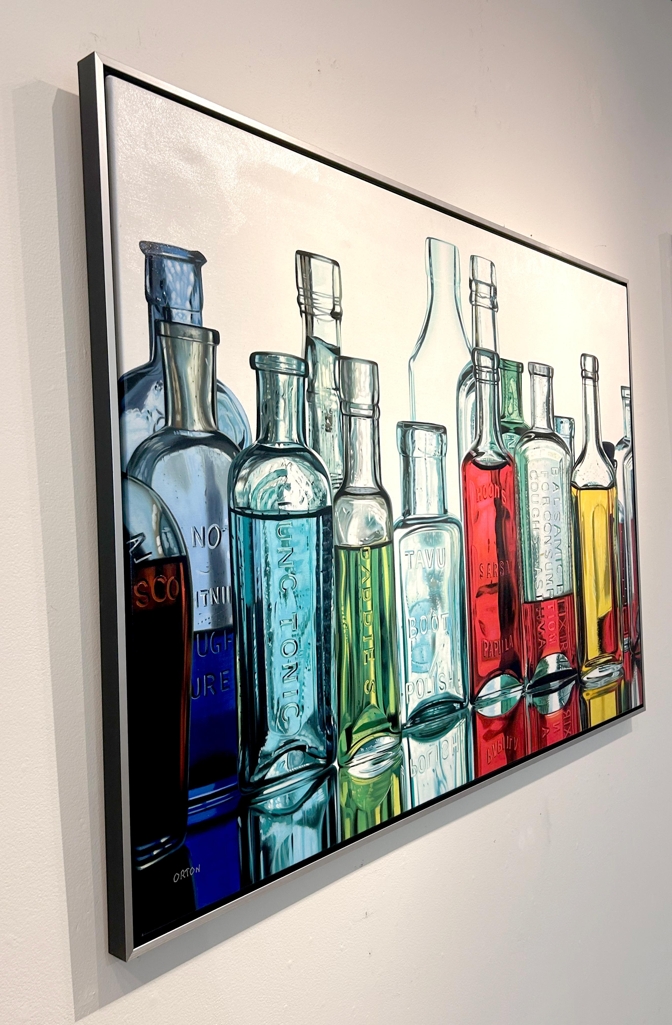 Peinture à l'huile « Tonic » de Ken Orton, représentant des bouteilles colorées photoréalistes  en vente 2