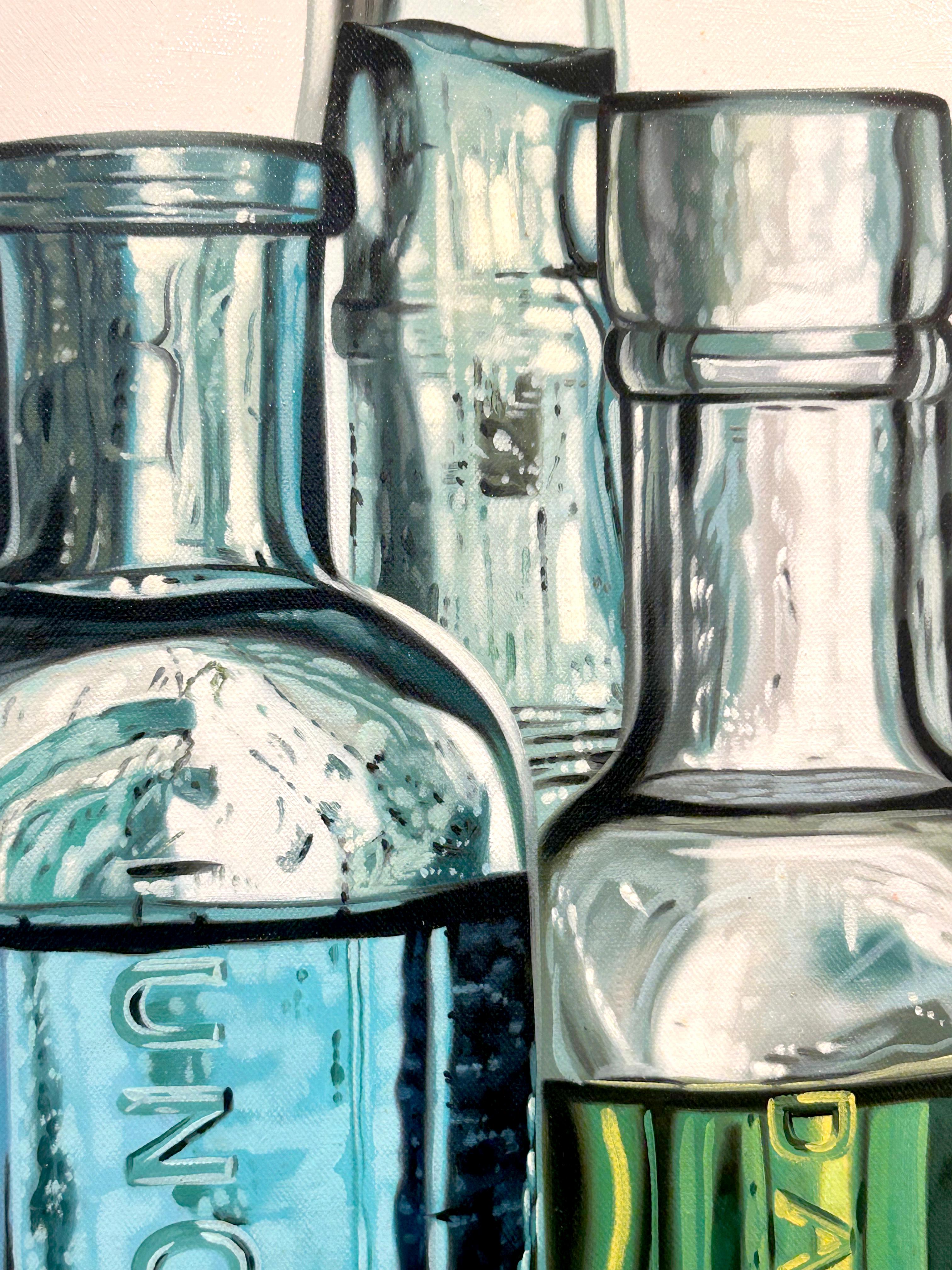 Peinture à l'huile « Tonic » de Ken Orton, représentant des bouteilles colorées photoréalistes  en vente 5