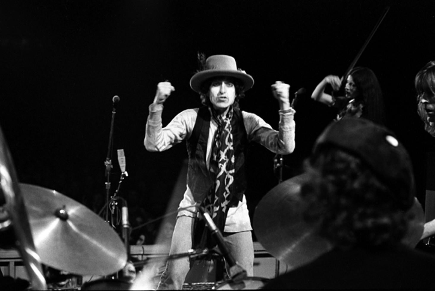 Ken Regan Portrait Photograph - Bob Dylan, 1975