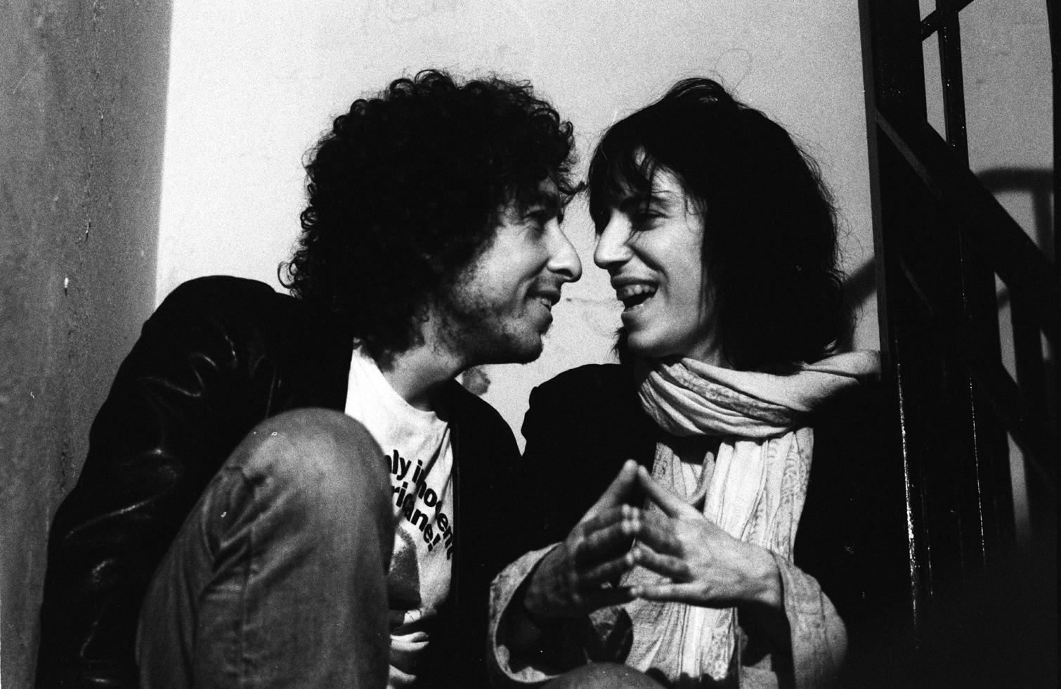 Ken Regan Black and White Photograph - Bob Dylan and Patti Smith, Greenwich Village, NY, 1975