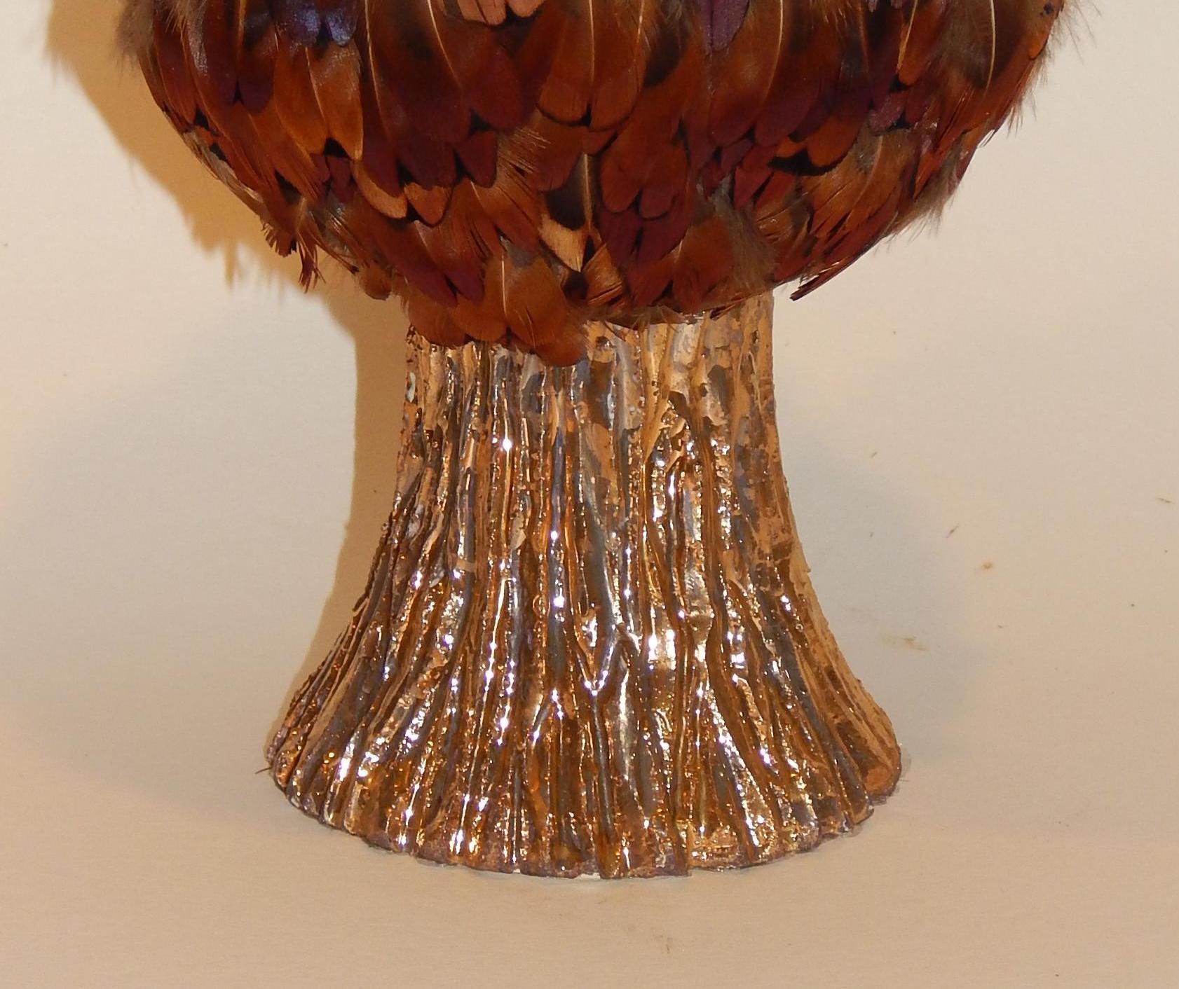 Pot fétiche Ken Shores en forme de calice, poterie d’art avec plumes appliquées Excellent état - En vente à Phoenix, AZ