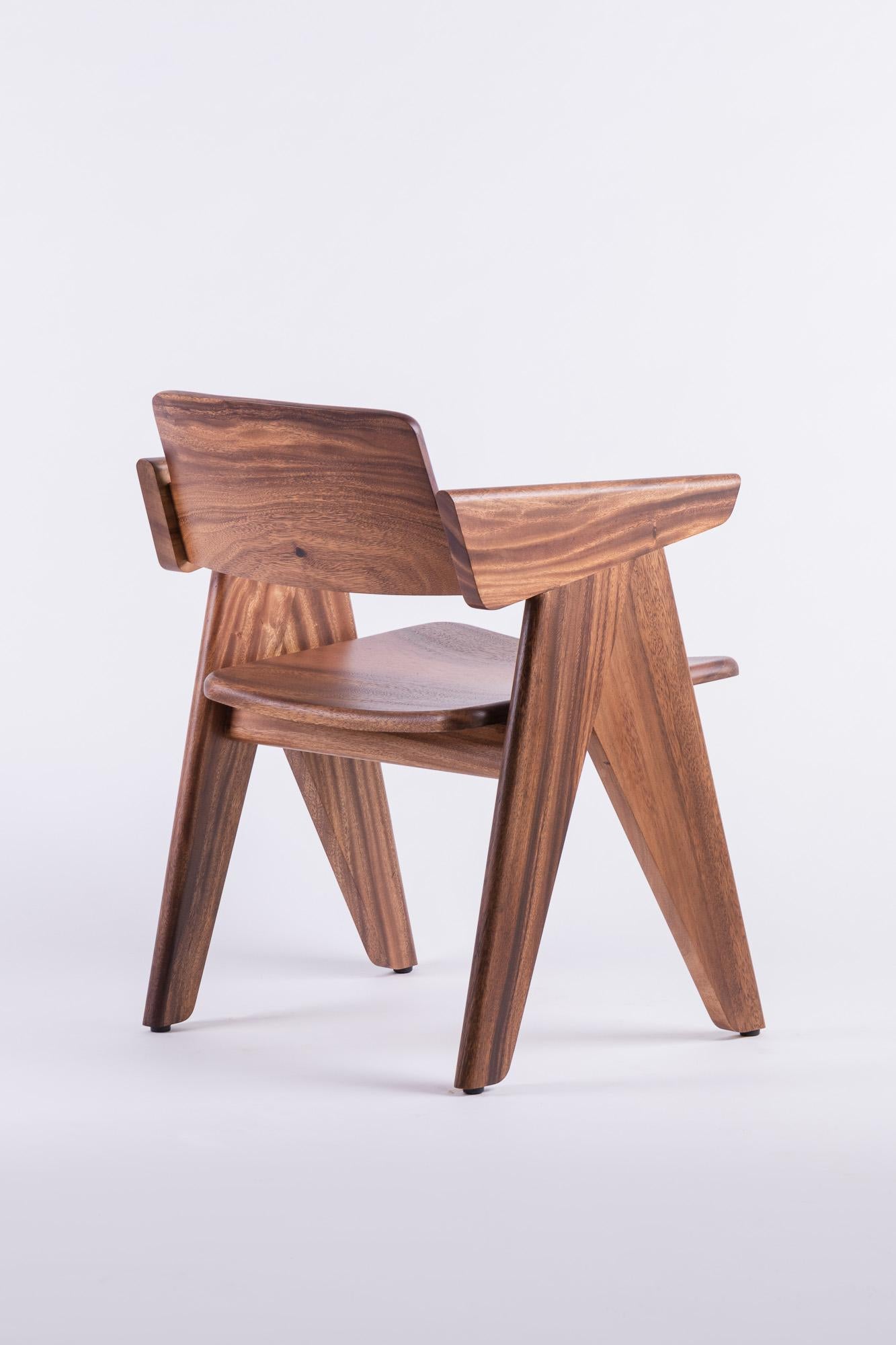 KENA-Stuhl, Acacia-Holz (Moderne der Mitte des Jahrhunderts) im Angebot