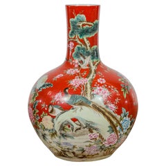 Vase en porcelaine rouge de style Kendi du milieu du siècle dernier avec oiseaux et fleurs peints à la main
