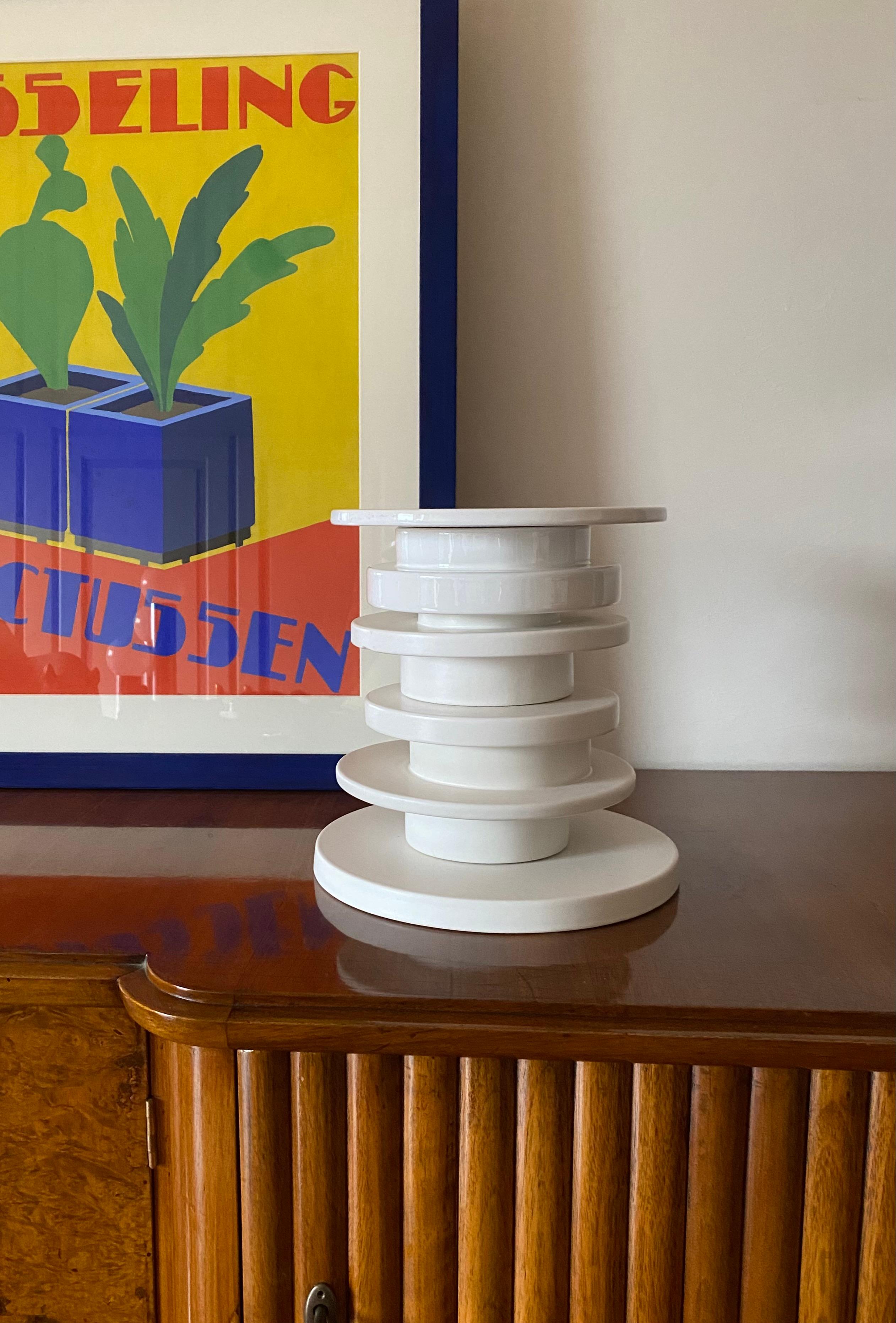 Postmodern white ceramic flower pot / vase designed by Kengo Kuma

Bitossi Italy 2021

100 pieces

Limited edition 015 of 100

World Cancer Day 2022: a collection of designer vases to benefit the Ieo-Monzino Foundation

H 25 cm - 24 cm diam.