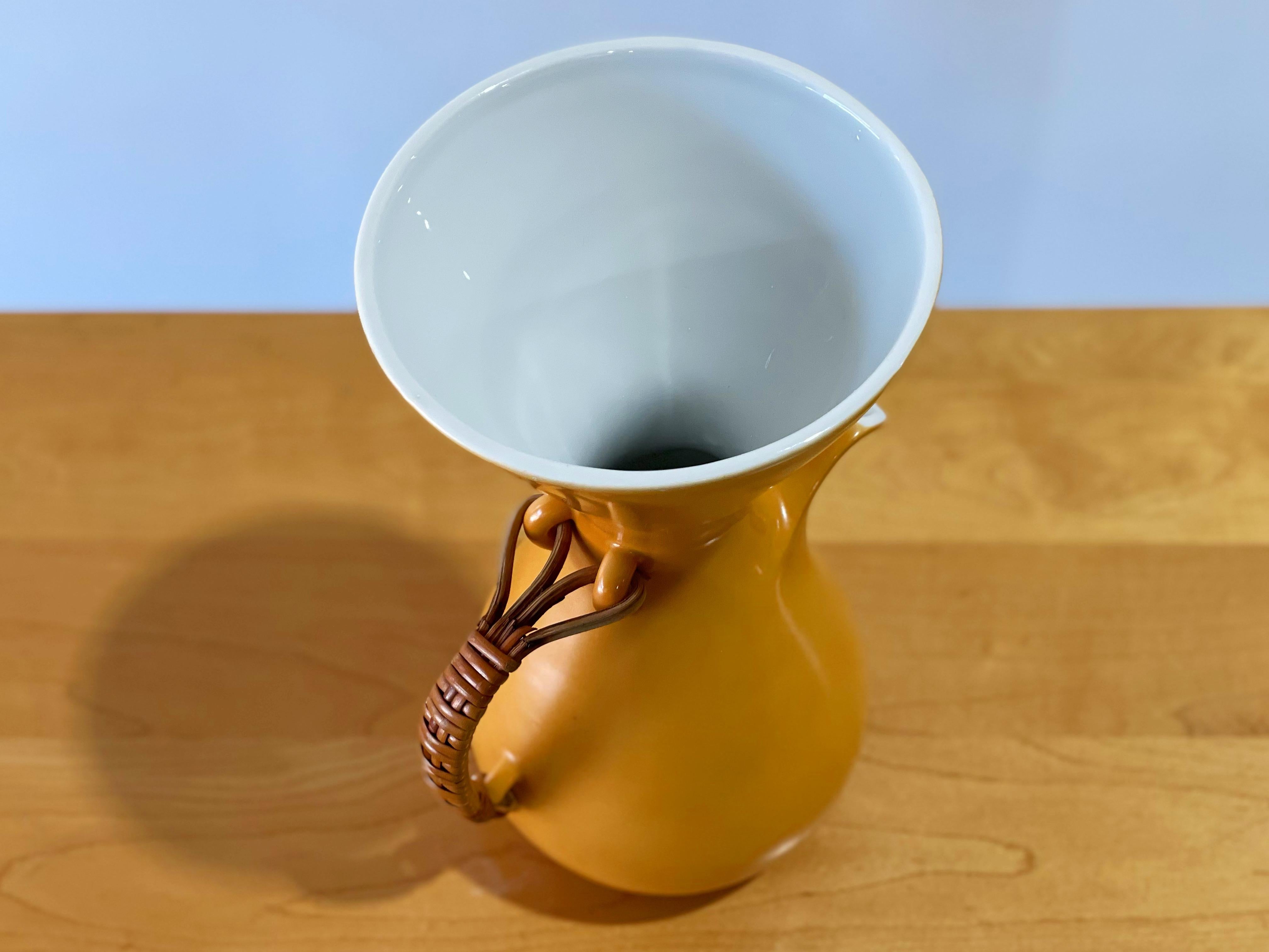 Mid-20th Century Kenji Fujita for Freeman Lederman, Modernist Coffee Carafe Pitcher