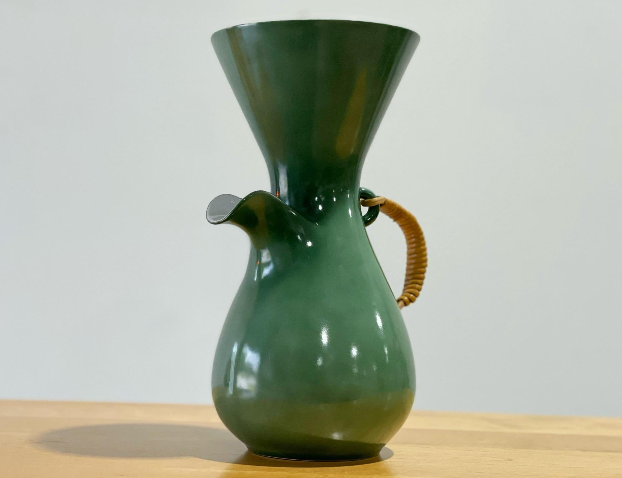 Japanese Kenji Fujita for Freeman Lederman, Modernist Coffee Carafe Pitcher - Green For Sale
