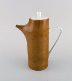 Kenji Fujita for Tackett Associates, Modernist Coffee Pot in Porcelain