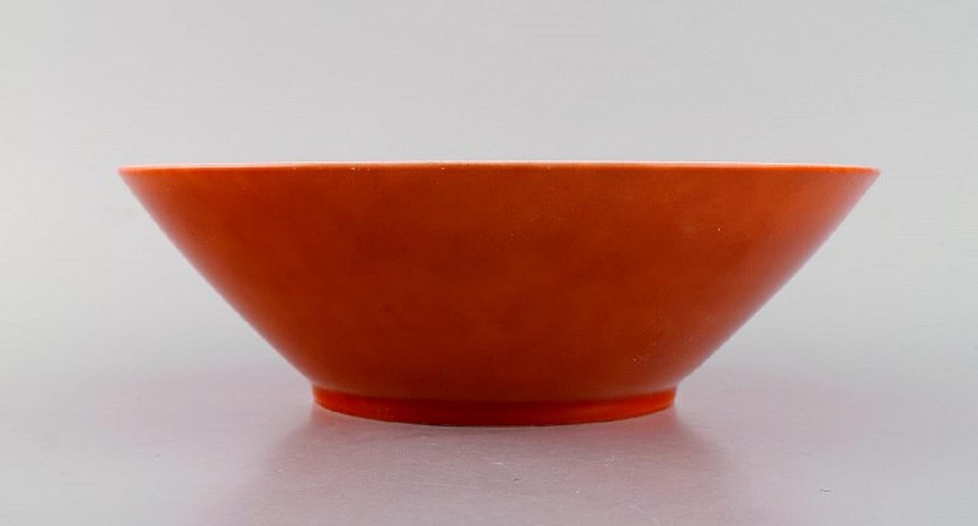 Kenji Fujita for Tackett Associates. Three bowls in porcelain. Dated 1953-56.
Largest measures: 22 x 7 cm.
In excellent condition.
Stamped.