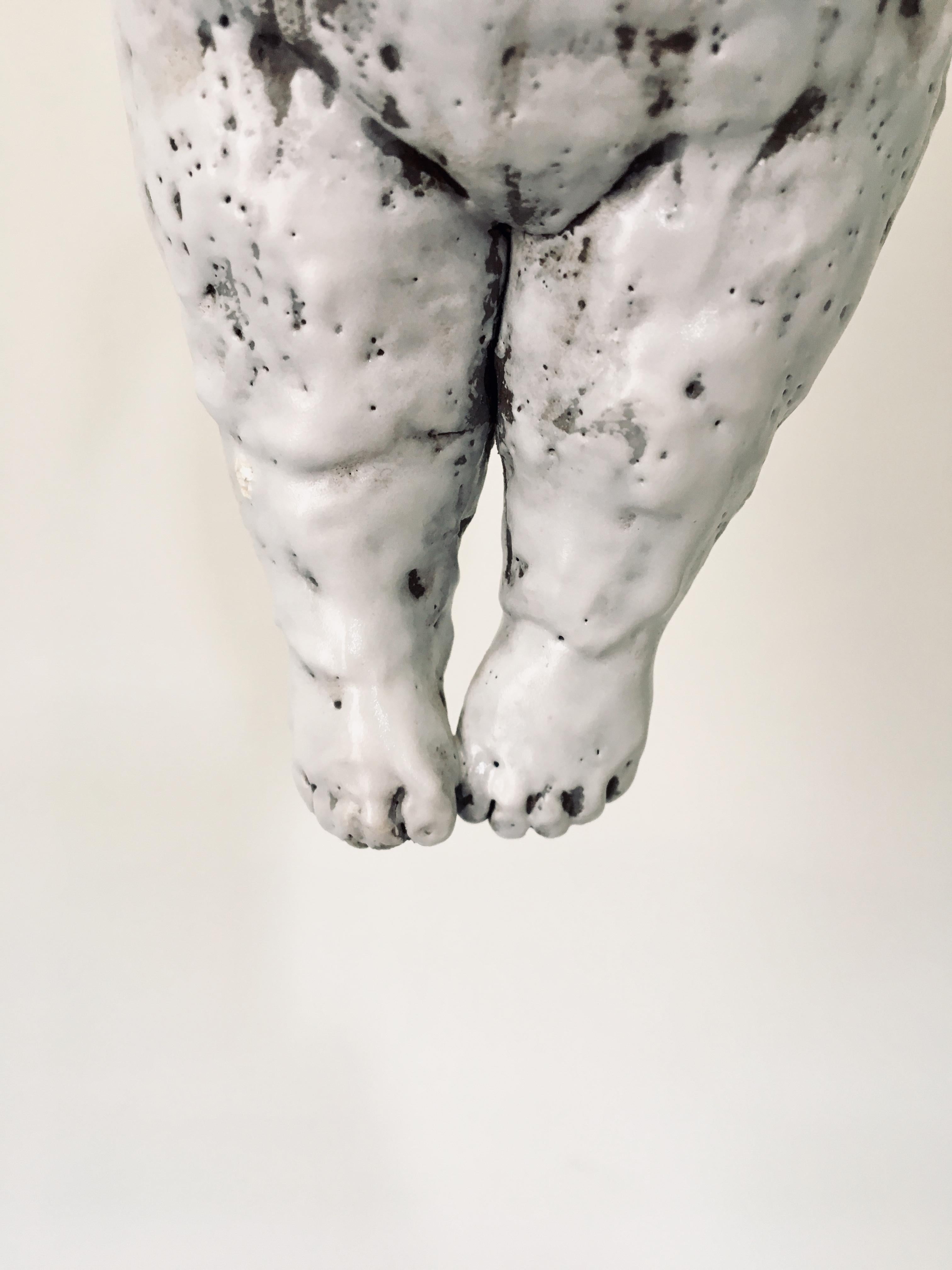 Ceramic hanging sculpture: 'Hang III' - Gray Figurative Sculpture by Kenjiro Kitade